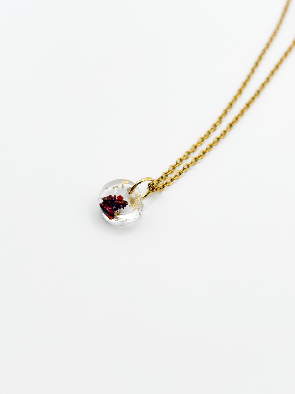 Ketting met Cirkelvormige Hanger Gevuld met Echte Bloem uit Scheveningen (The Final Chapter)