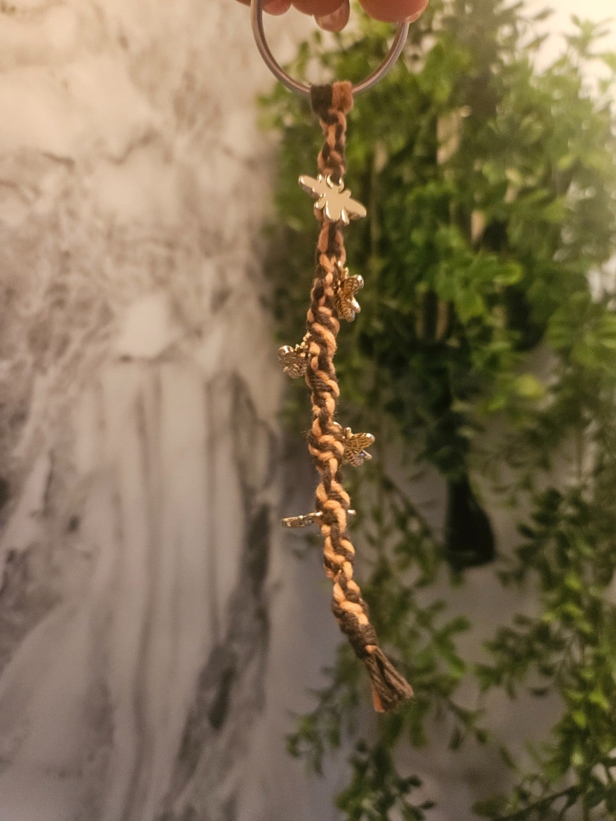 Sleutelhanger met bijen bedels