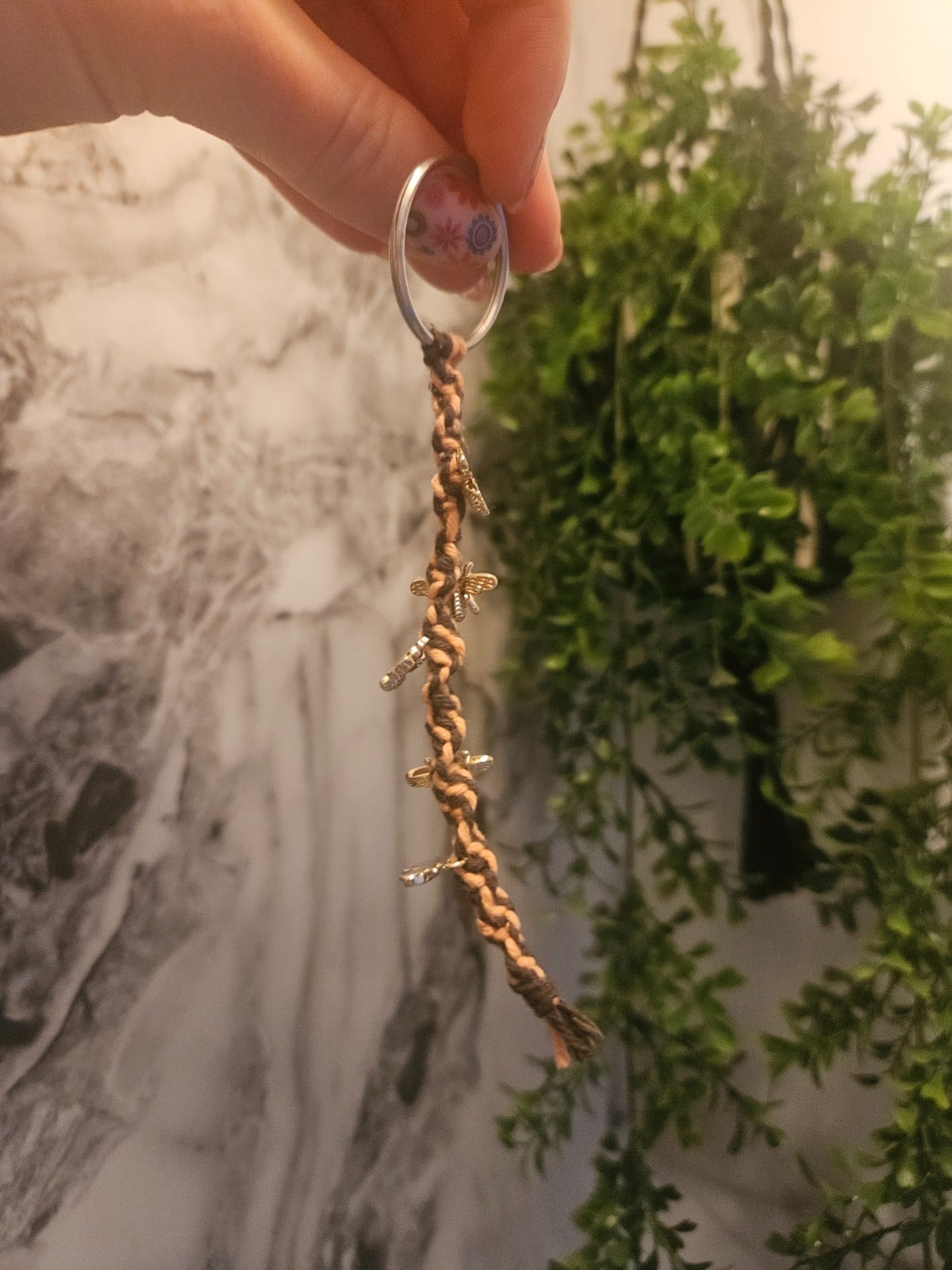 Sleutelhanger met bijen bedels