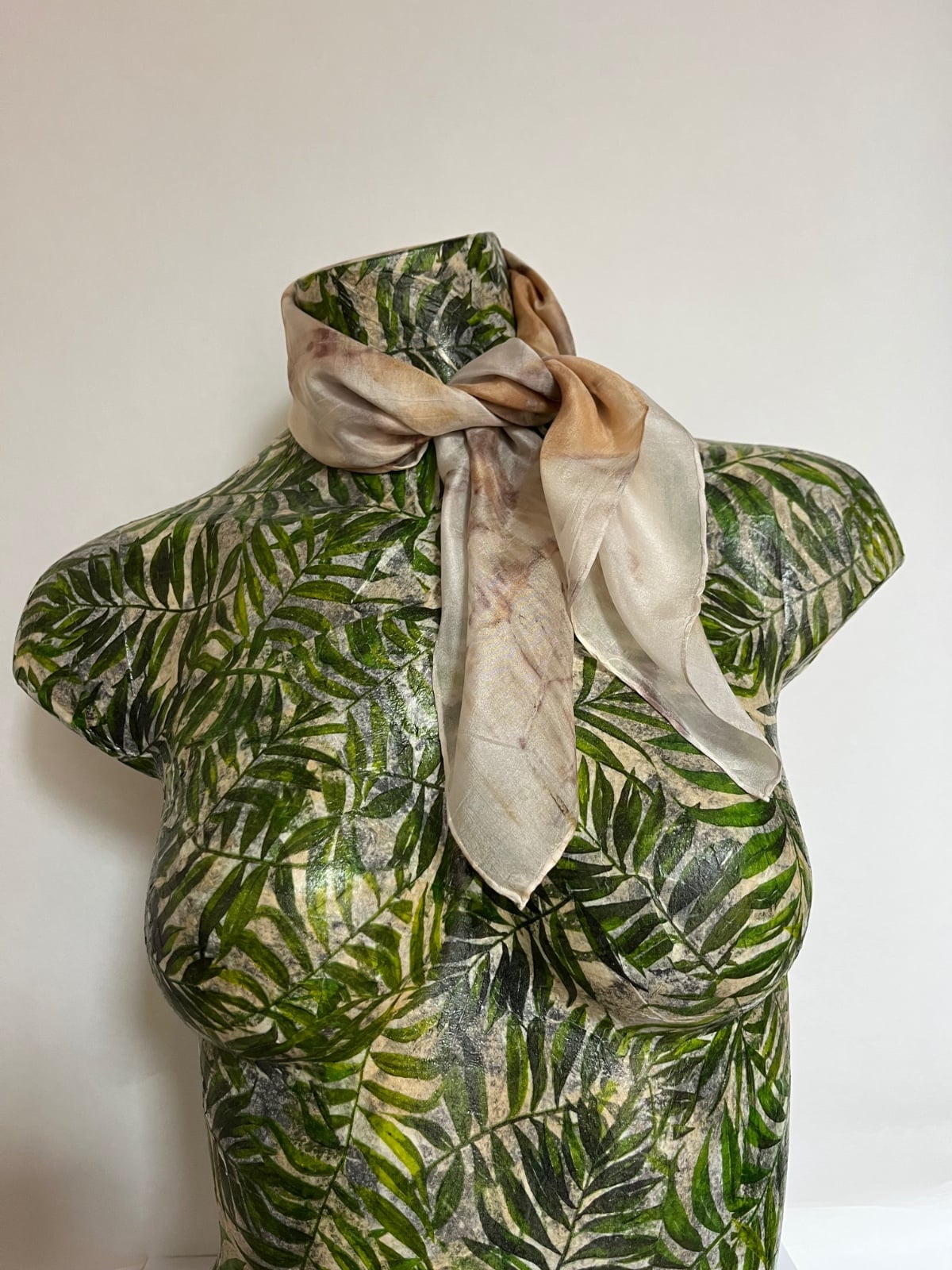 Zijden sjaaltje met ecoprint