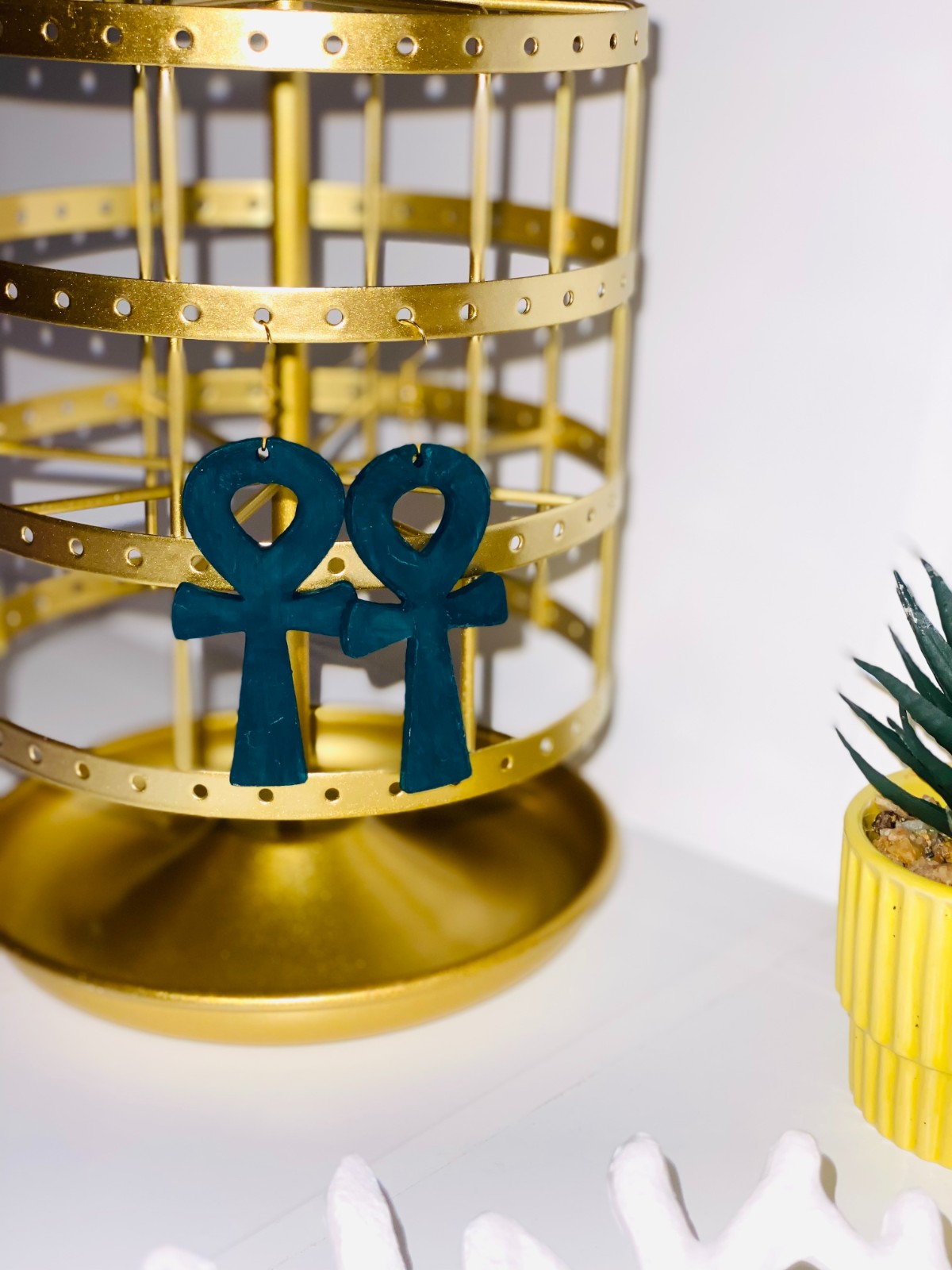 Ankh Oorbellen | Uitgelaserd & Met de Hand Geverfd | Uniek Design-hout