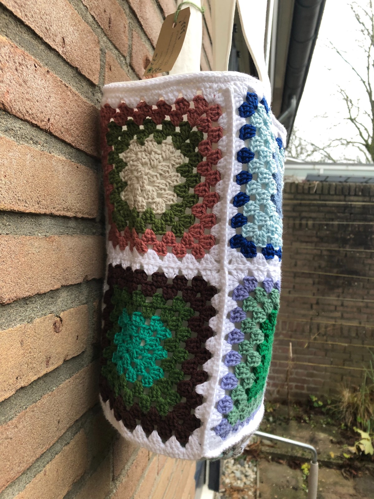 Gehaakte tas van granny squares, totebag, nieuw in thema blauw-groen
