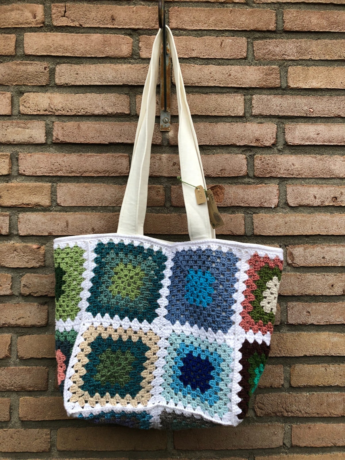 Gehaakte tas van granny squares, totebag, nieuw in thema blauw-groen