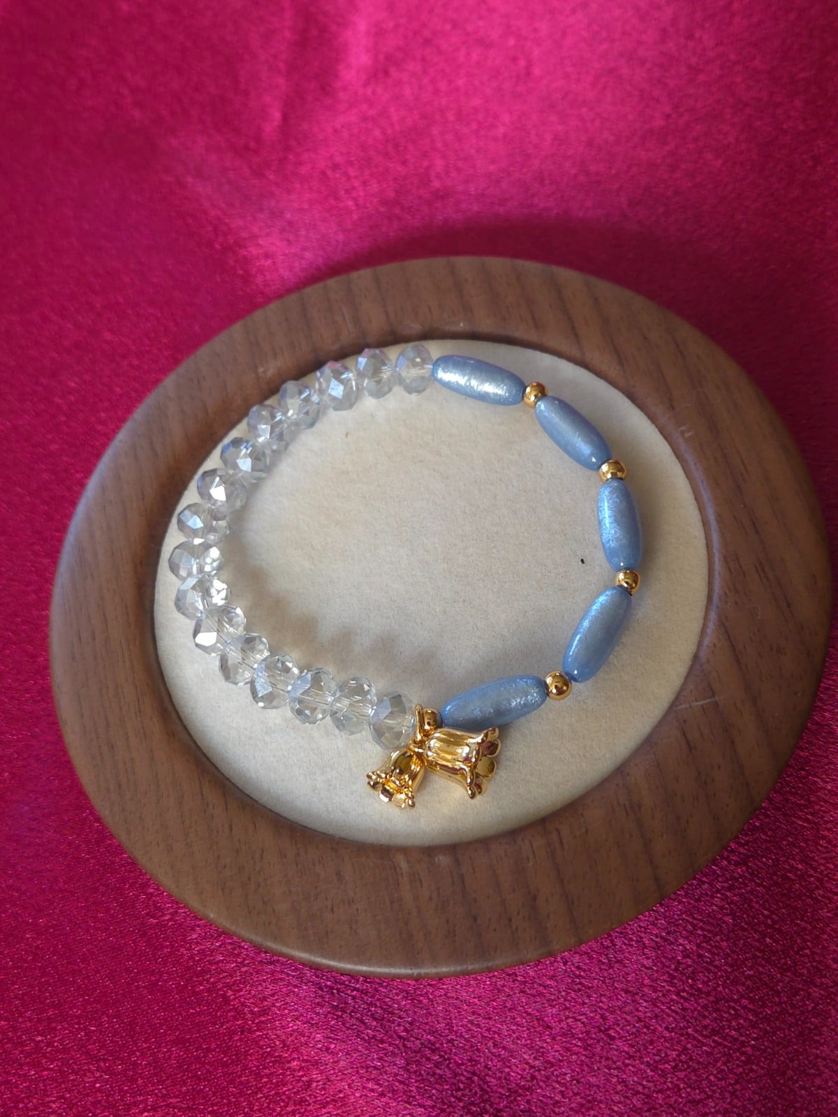 Handgemaakte armband met vergulde bloembedel - 117790 Handgemaakte armband met vergulde bloembedel