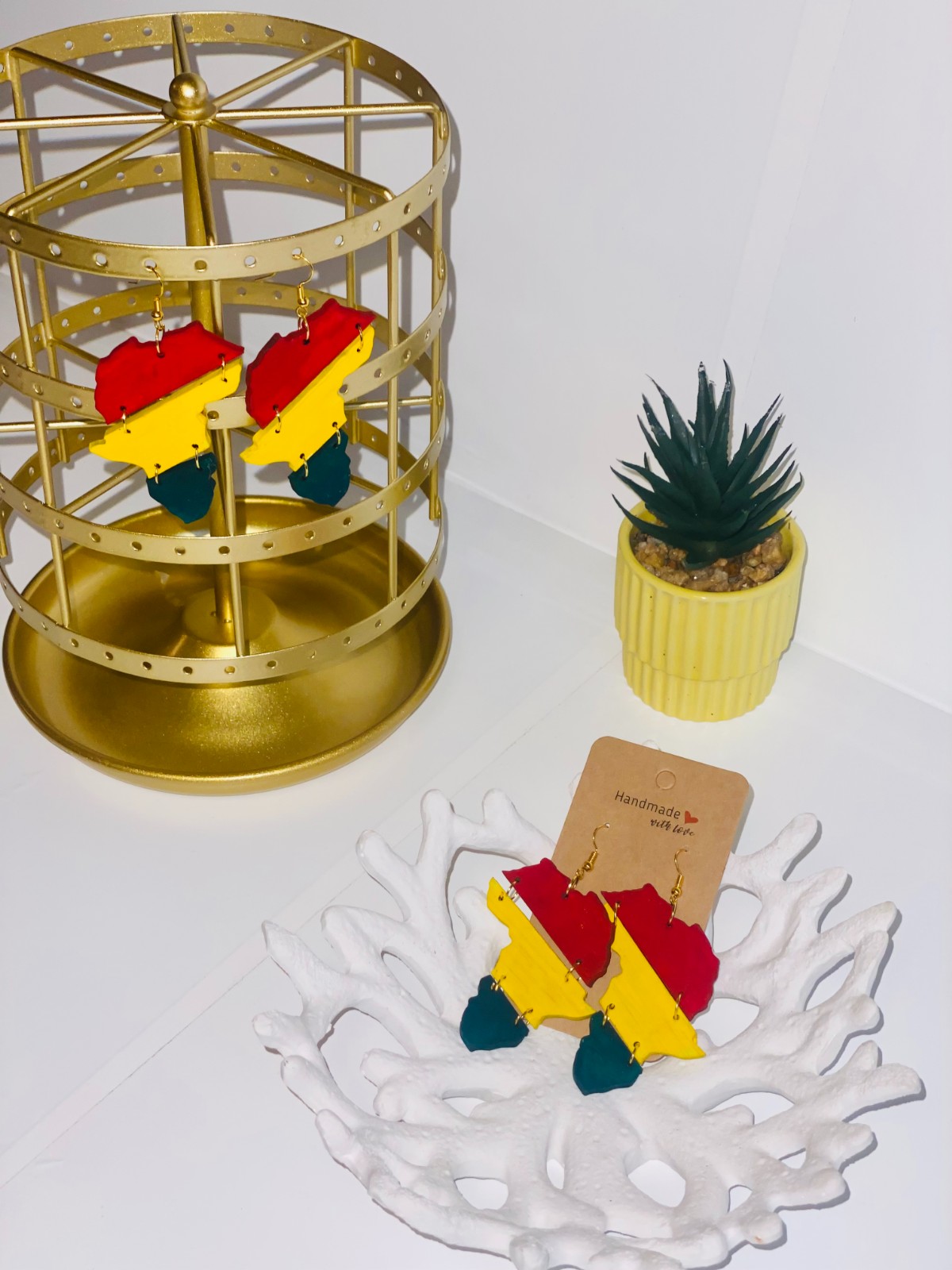 Houten Laser cut statement oorbellen❤️💛💚