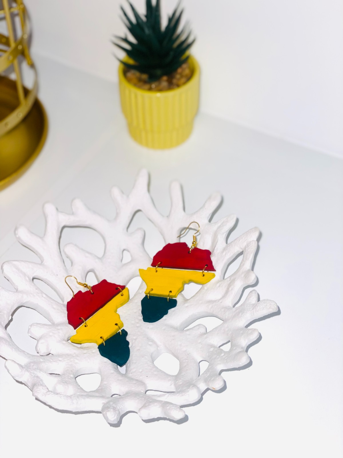 Houten Laser cut statement oorbellen❤️💛💚