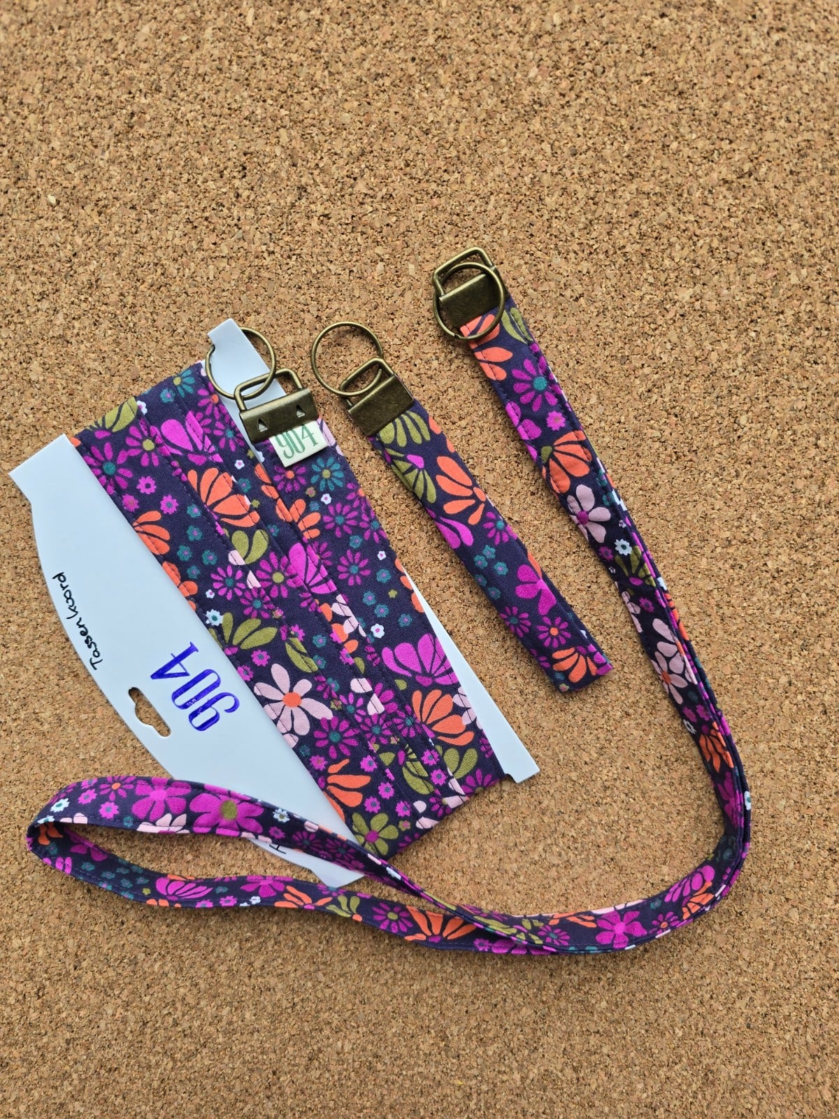 Keycord handgemaakt scrunchie | antraciet bloemen  | soepel, toch stevig | praktisch | Atelier 904