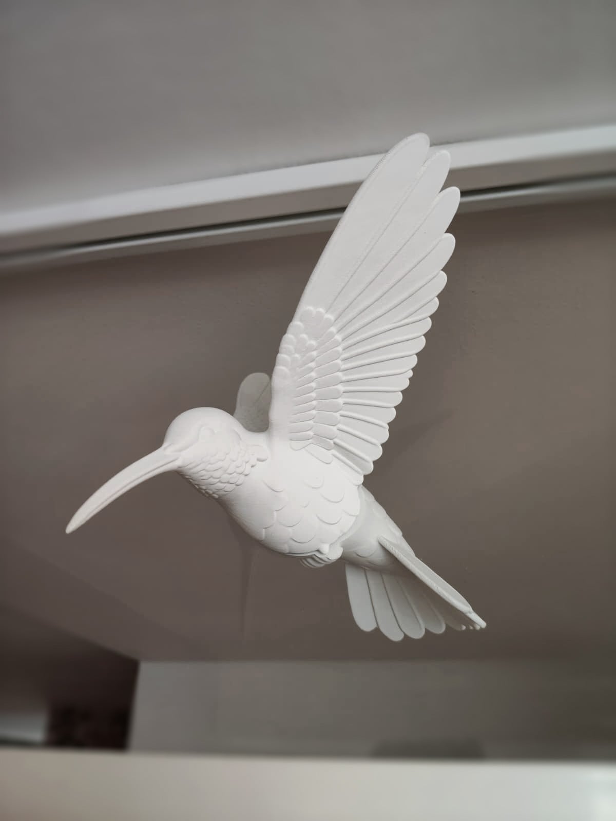 Magnetic hummingbird window art - White