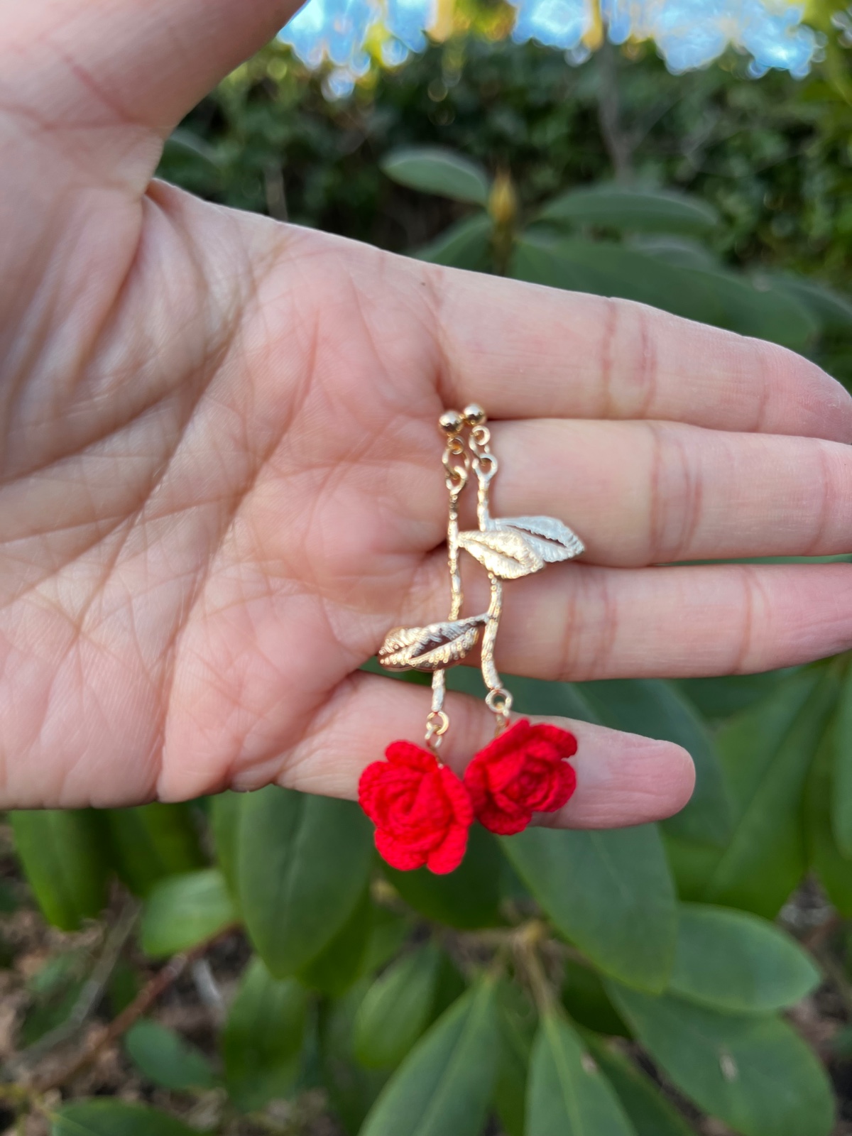 Micro gehaakte rode rozenoorbellen