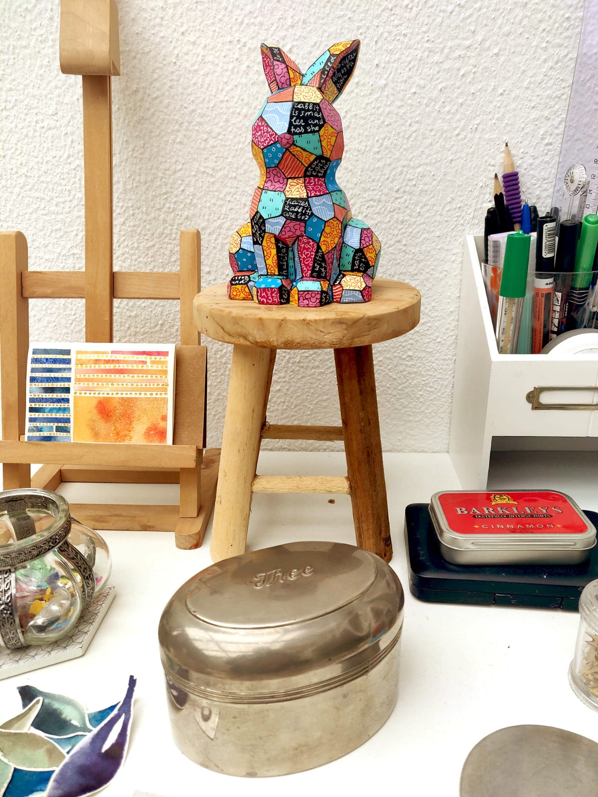 Konijn - Handgeschilderd Kleurrijk Beeldje