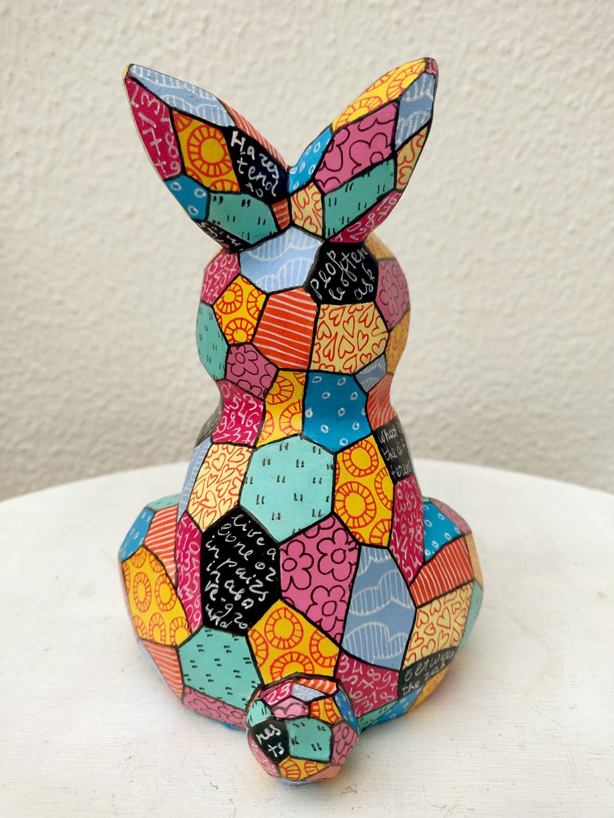 Konijn - Handgeschilderd Kleurrijk Beeldje