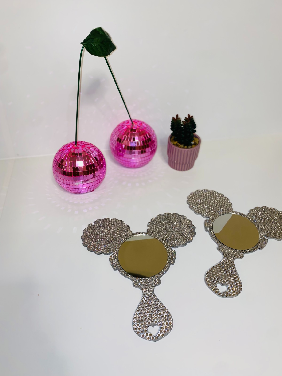 Painted & Bedazzled Afro Girl  – Laser Cut Wood met Spiegel zilver