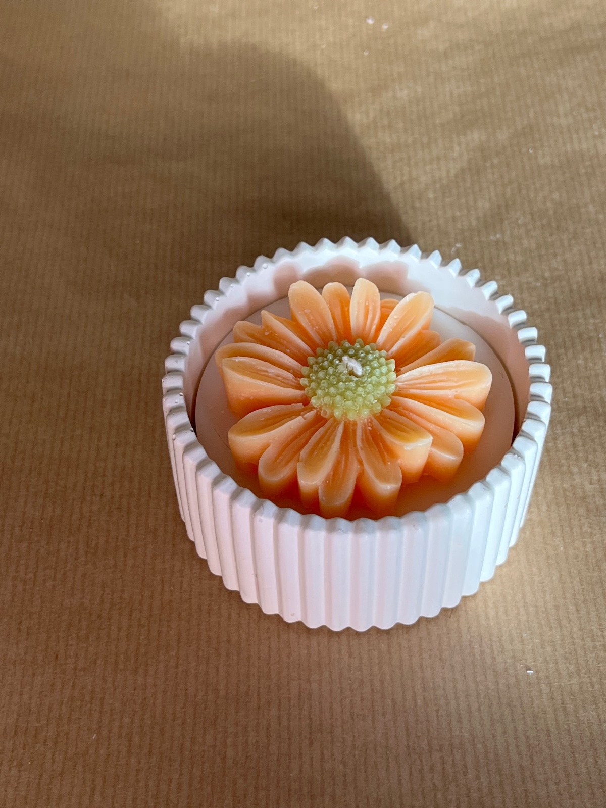 Potje kaars met bloem