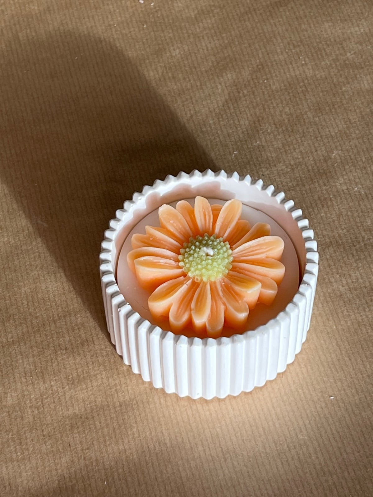 Potje kaars met bloem