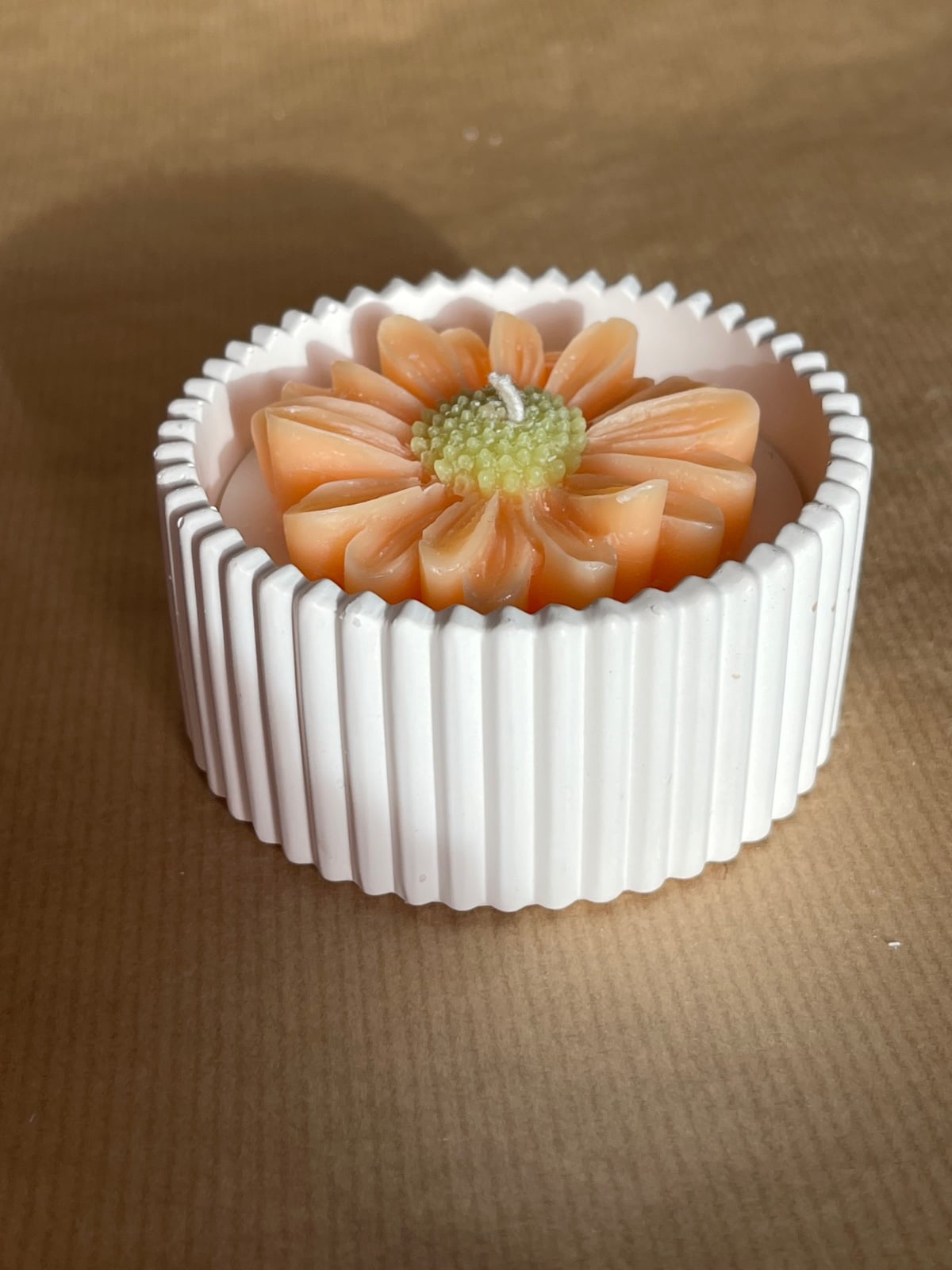 Potje kaars met bloem