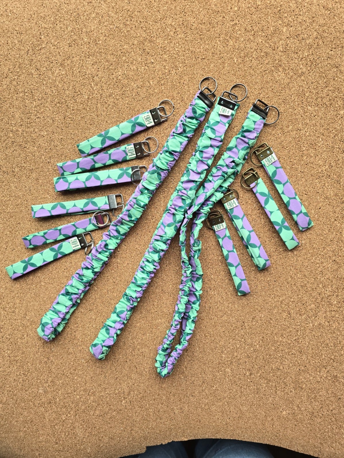 Scrunchie keycord | handgemaakt | retro | paars, groen | Atelier 904