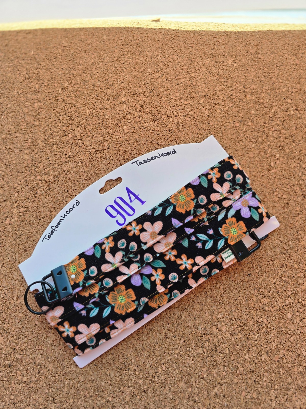 Telefoonkoord handgemaakt | kleurrijk | babyrib bloemen | stoffen telefoonkoord | Atelier 904