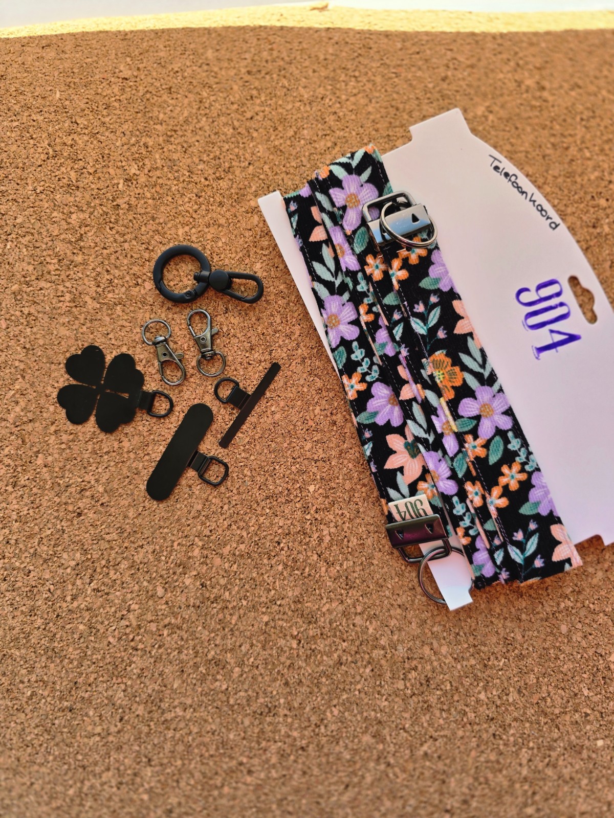 Telefoonkoord handgemaakt | kleurrijk | babyrib bloemen | stoffen telefoonkoord | Atelier 904