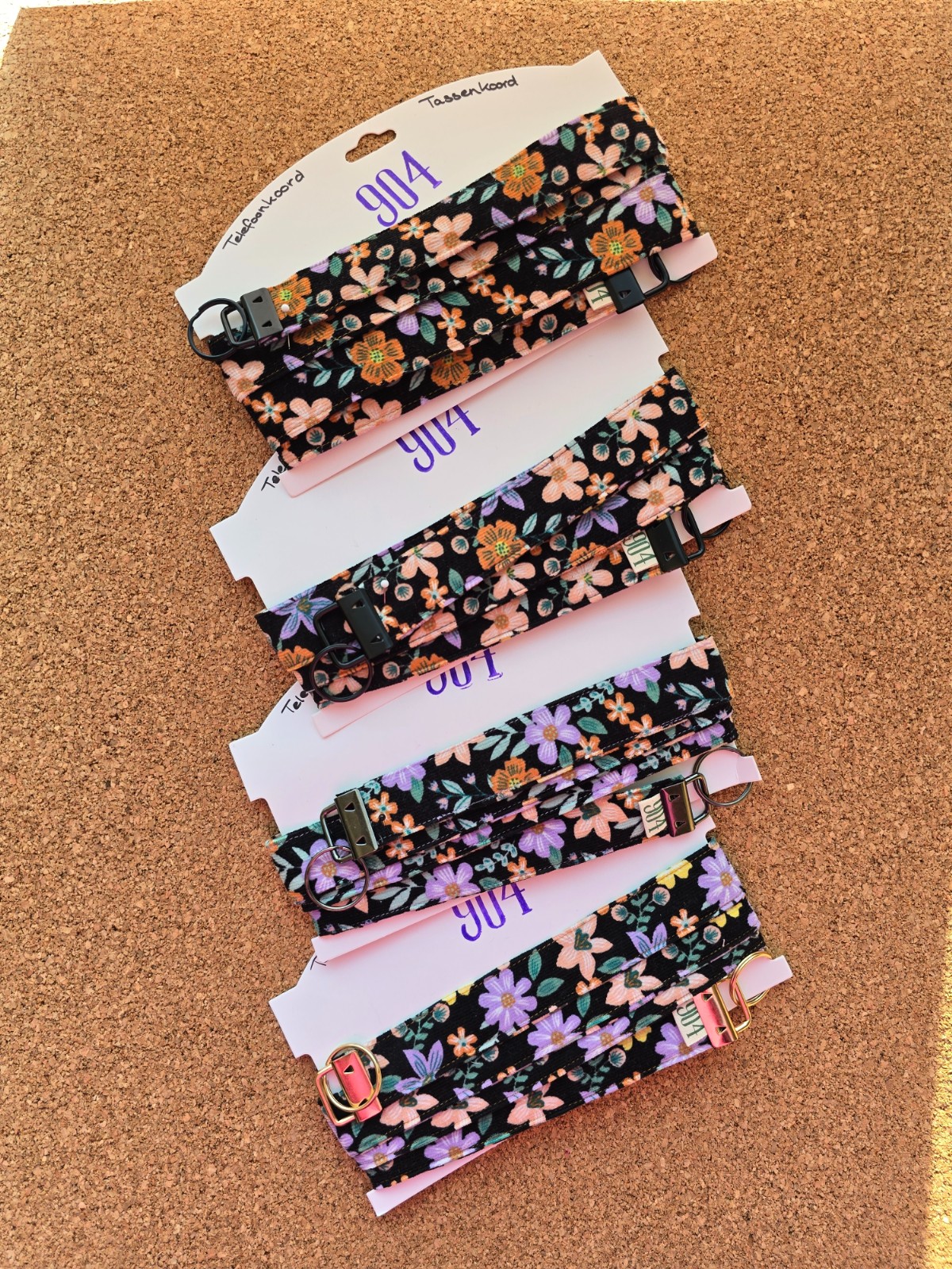 Telefoonkoord handgemaakt | kleurrijk | babyrib bloemen | stoffen telefoonkoord | Atelier 904