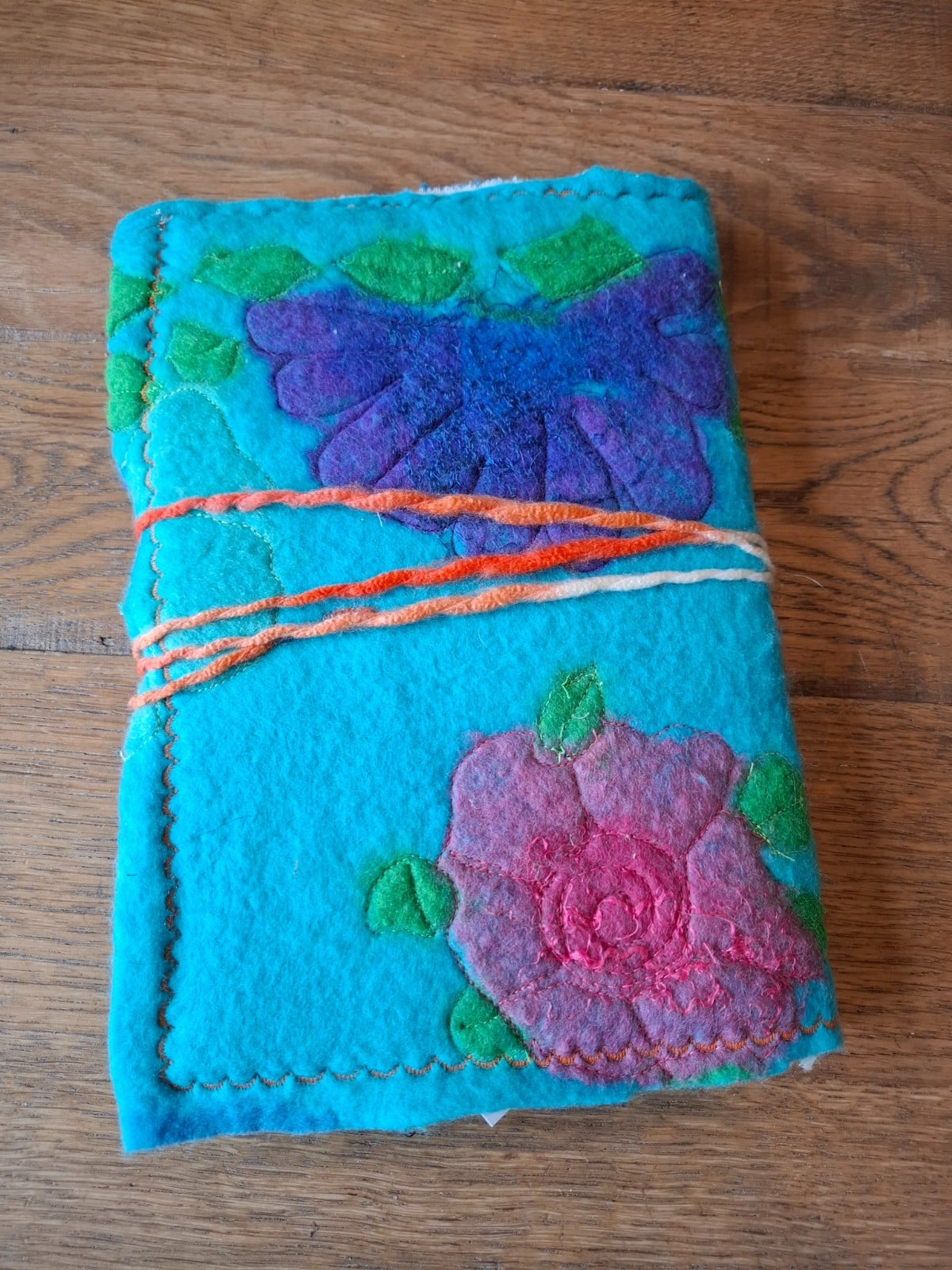 Vertellis 10 Dates Journal – relatie dagboek voor koppels | luxe gevilte omslag