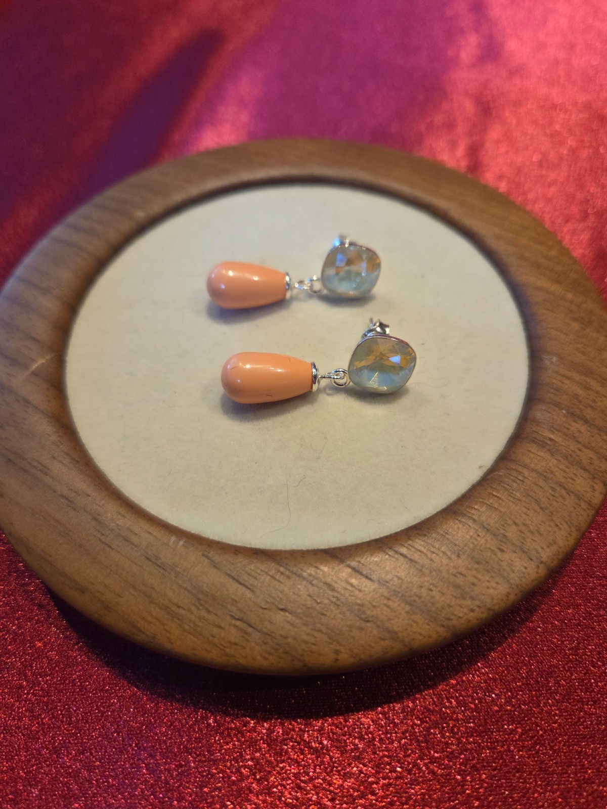 925 zilveren oorbellen met zalmroze kristalparel - 120046 925 zilveren oorbellen met zalmroze kristalparel hanger