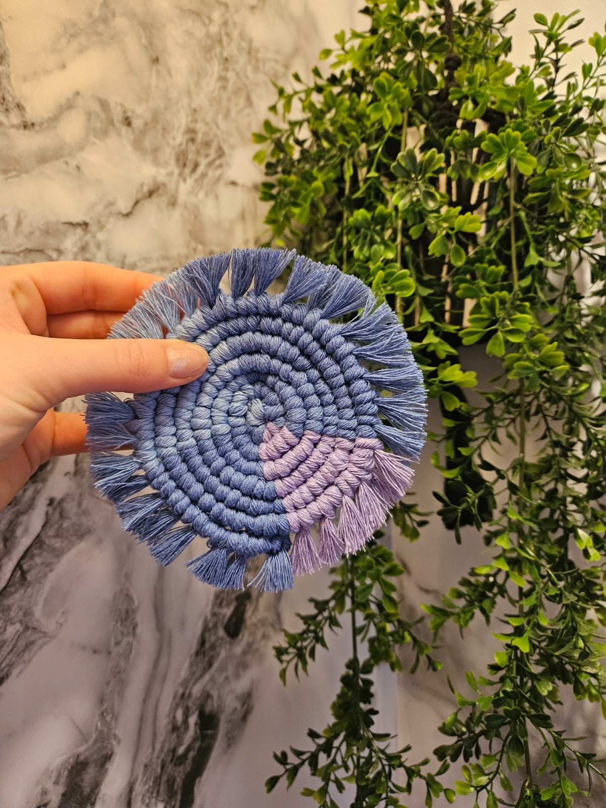 Blauw paars macrame onderzetter