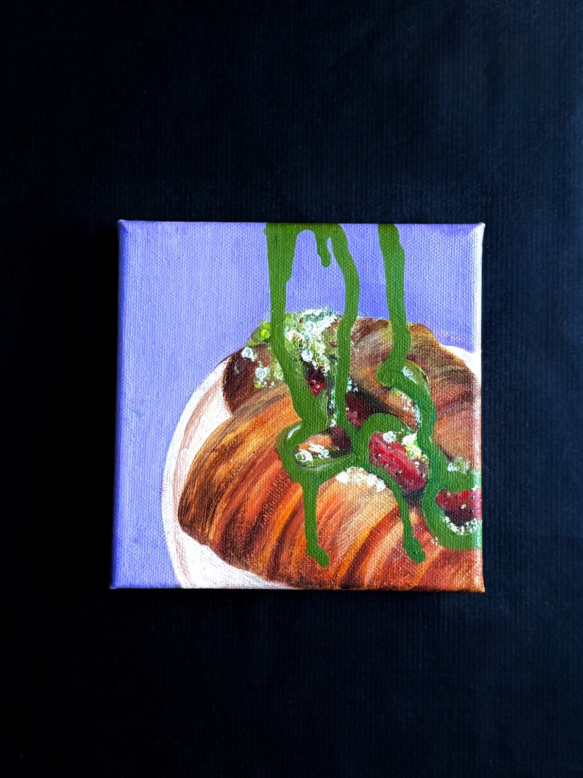 Food art schilderij croissant ‘Pistachio Drizzle’ – 15x15 cm – origineel acryl op canvas