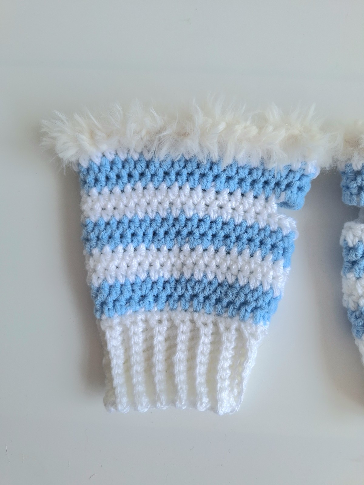 Gehaakte handschoenen - gehaakte vingerloze handschoenen | Wit en lichtblauw