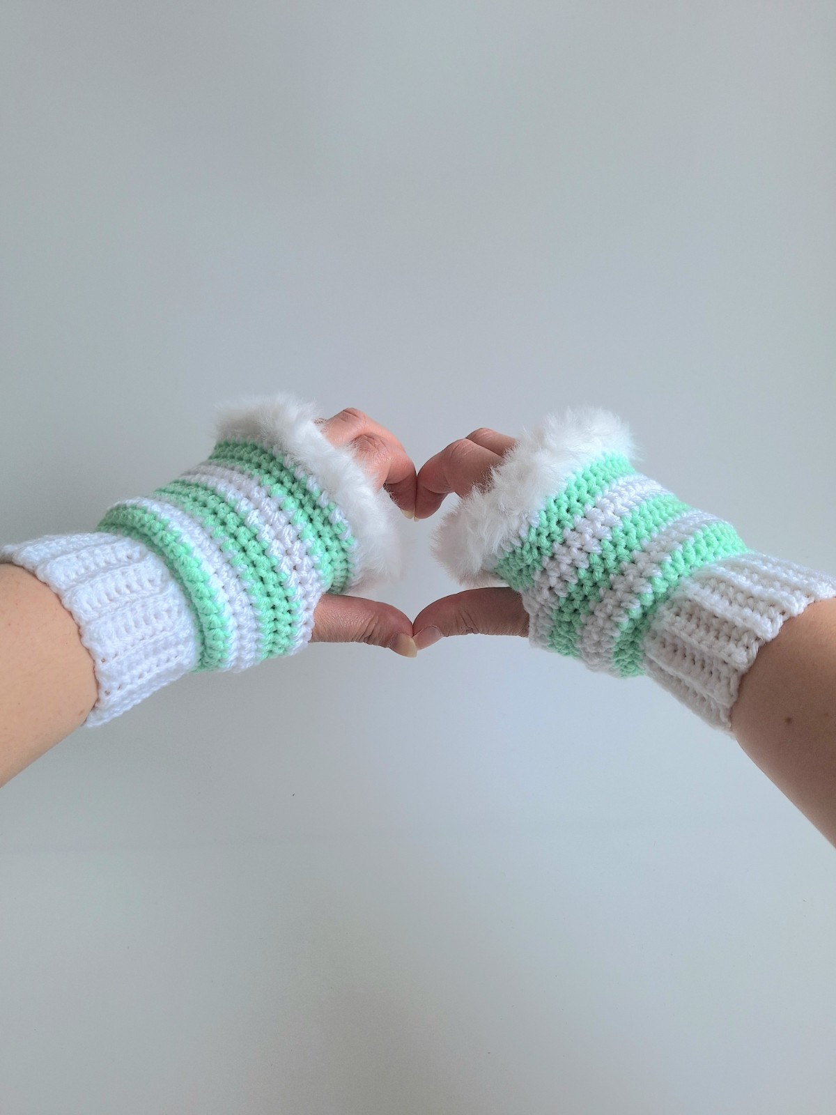 Gehaakte handschoenen - gehaakte vingerloze handschoenen | Wit en mintgroen