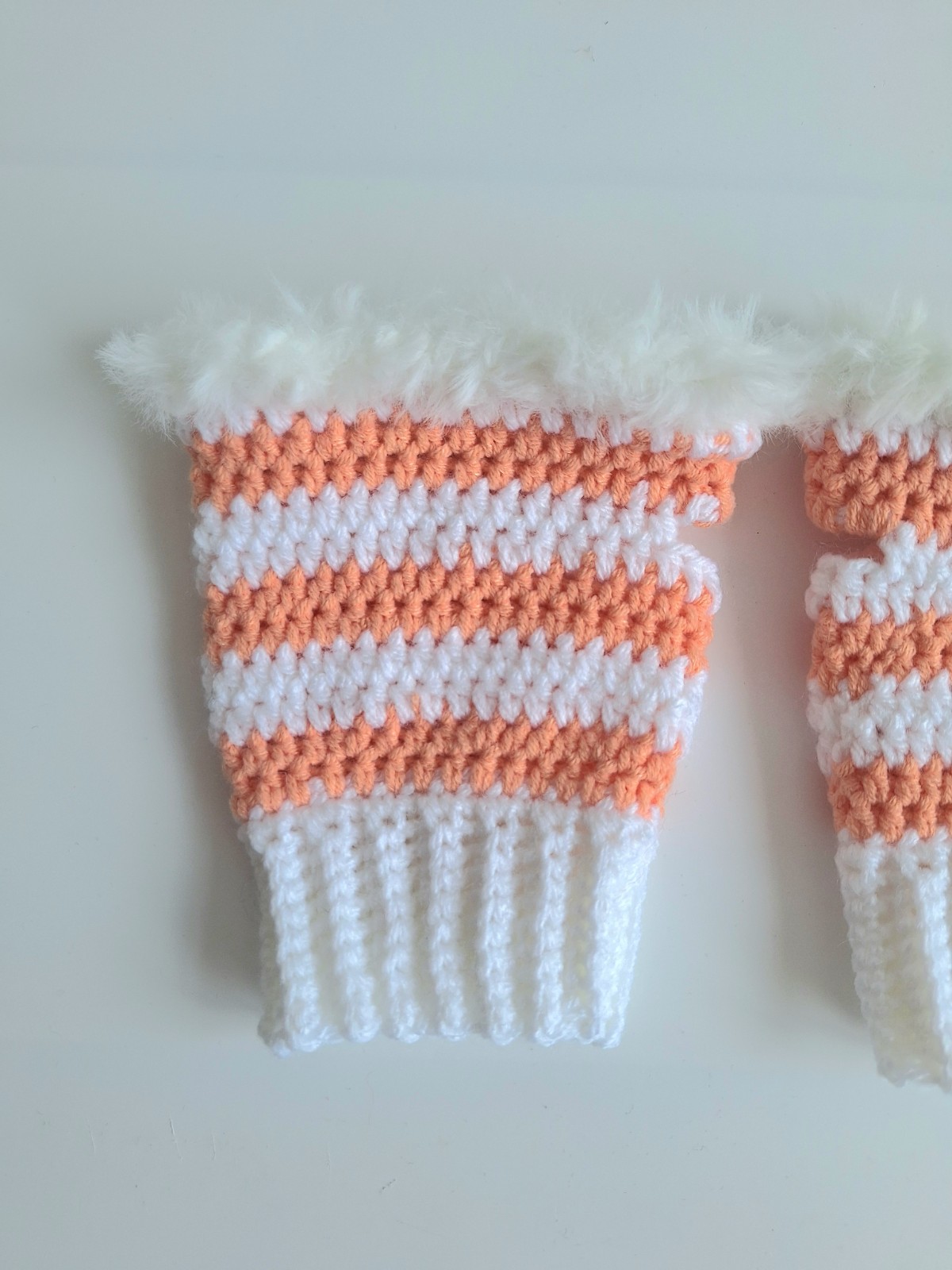 Gehaakte handschoenen - gehaakte vingerloze handschoenen | Wit en perzikoranje