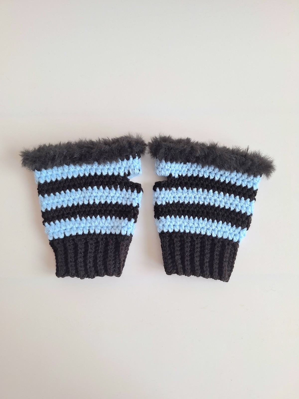 Gehaakte handschoenen - gehaakte vingerloze handschoenen | Zwart en lichtblauw