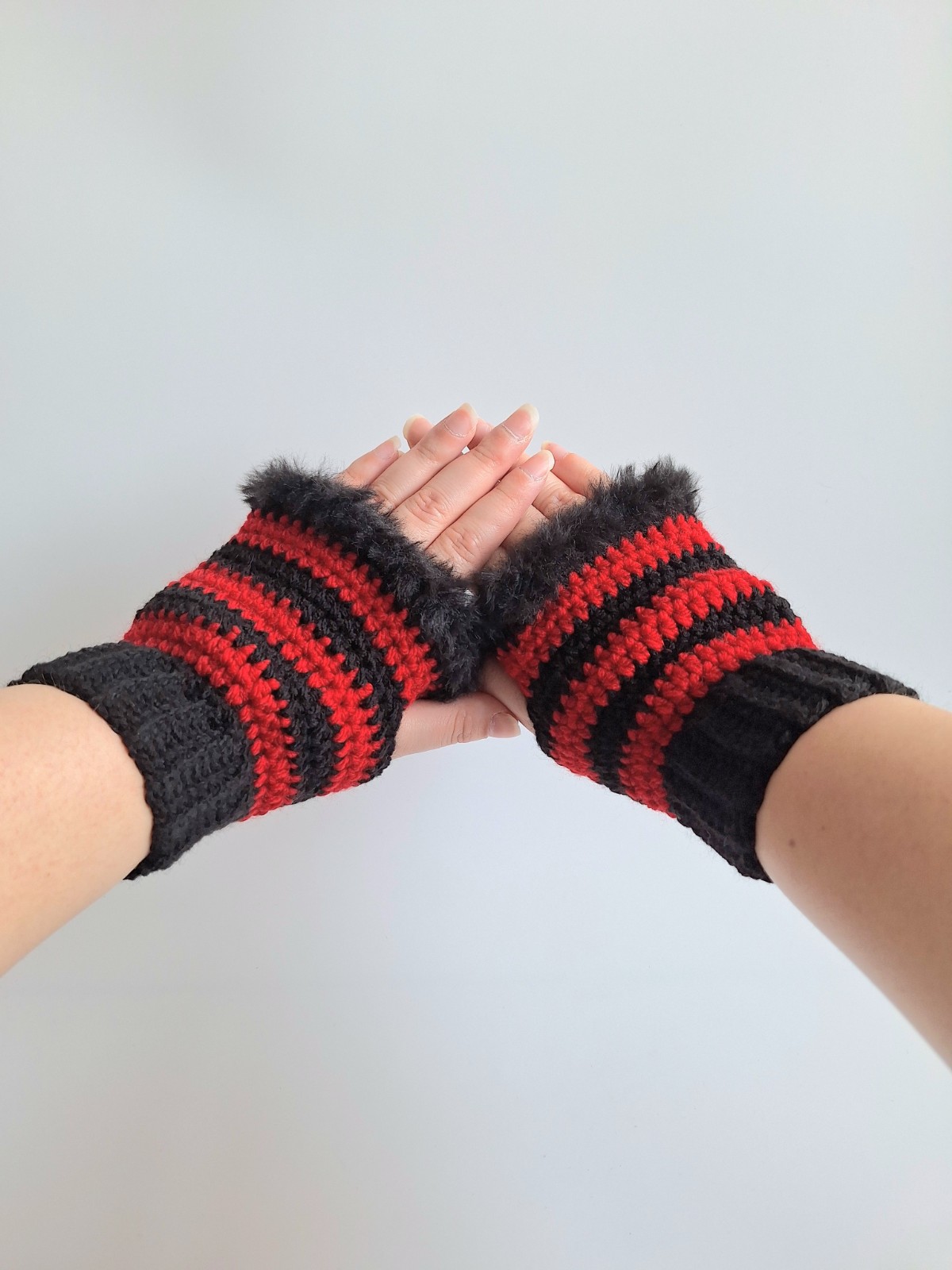 Gehaakte handschoenen - gehaakte vingerloze handschoenen | Zwart en rood