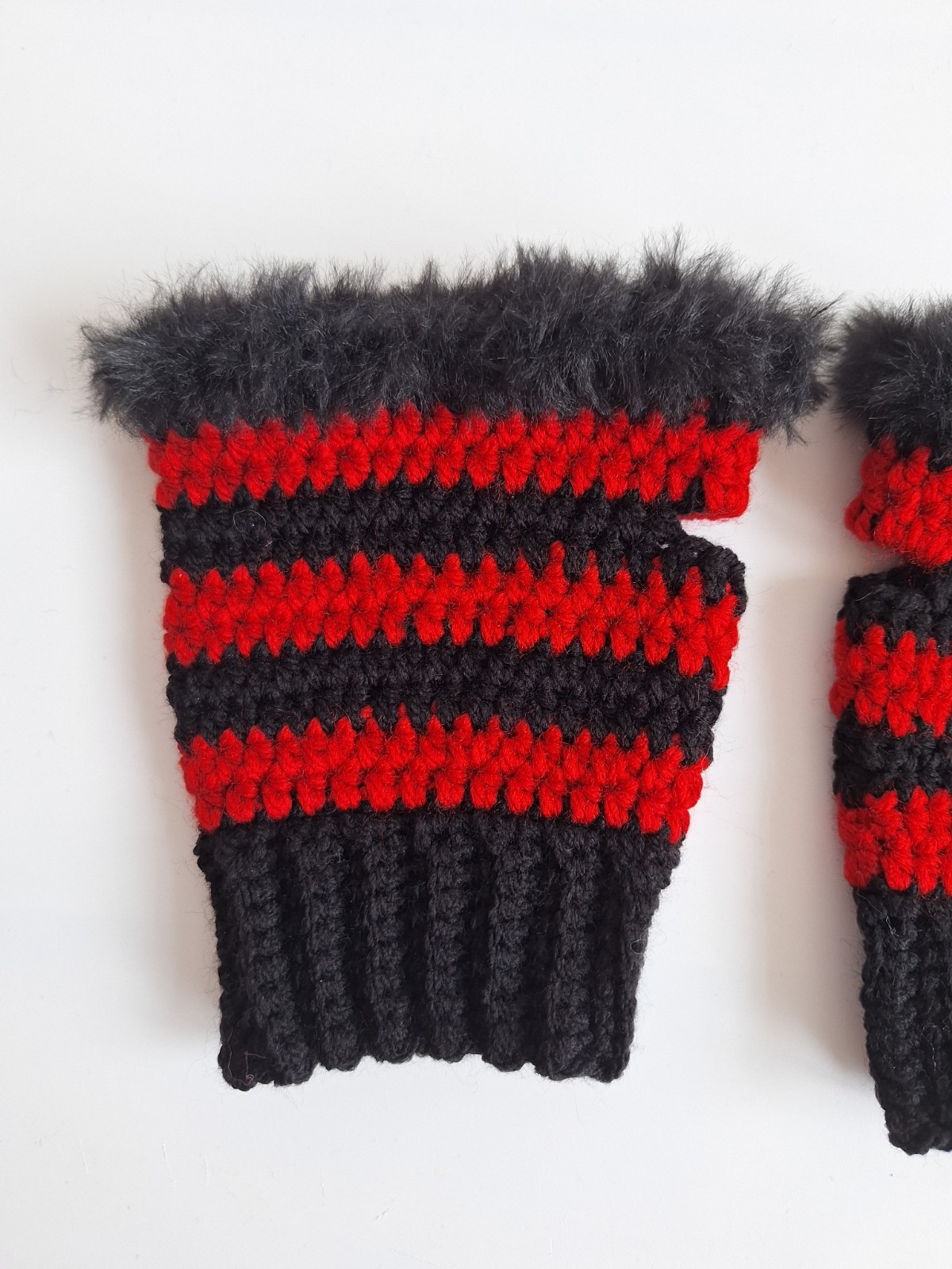 Gehaakte handschoenen - gehaakte vingerloze handschoenen | Zwart en rood