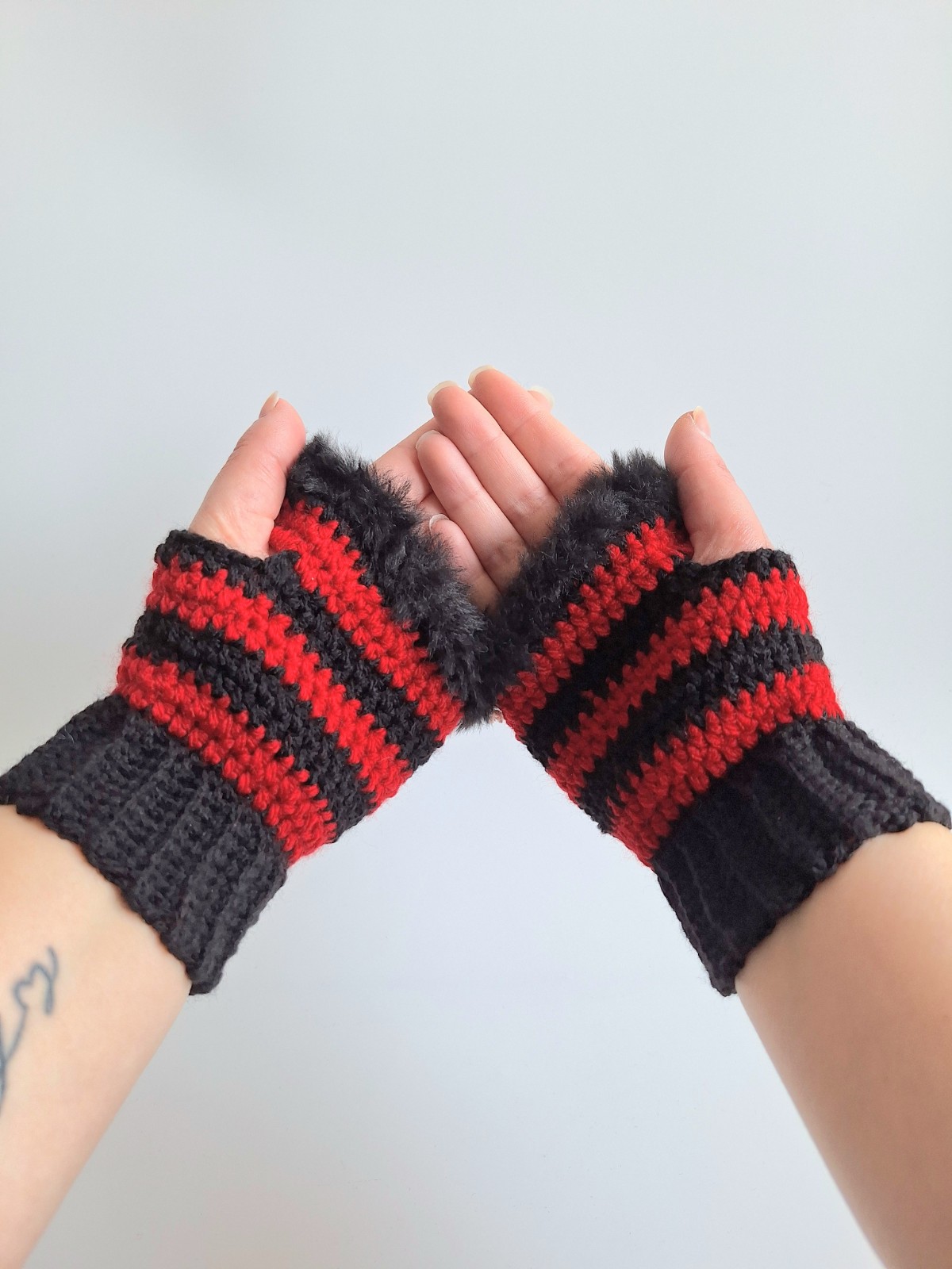 Gehaakte handschoenen - gehaakte vingerloze handschoenen | Zwart en rood