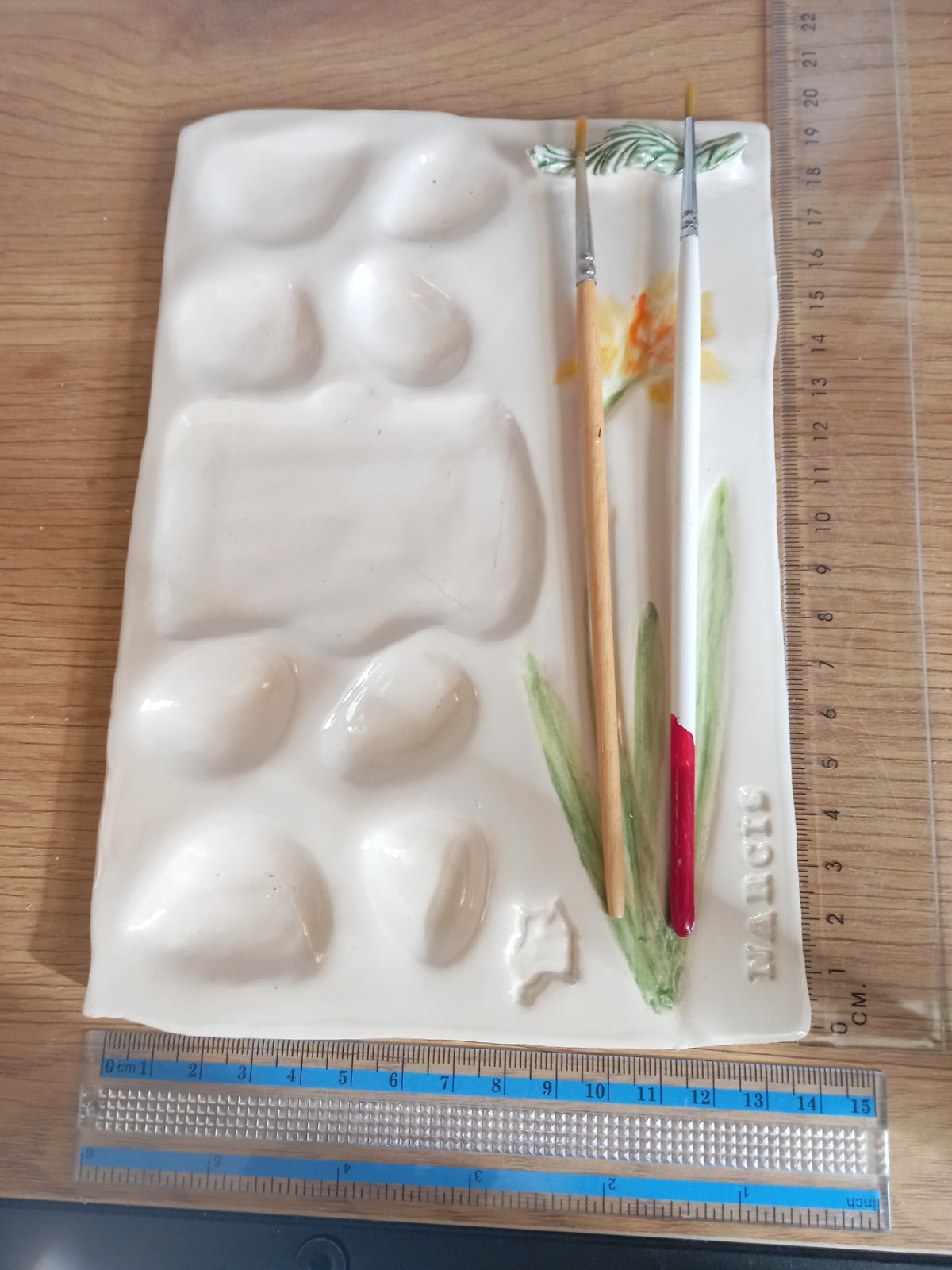 Handgemaakt keramiek schilderspalet Narcis 1(19 x 13 cm)