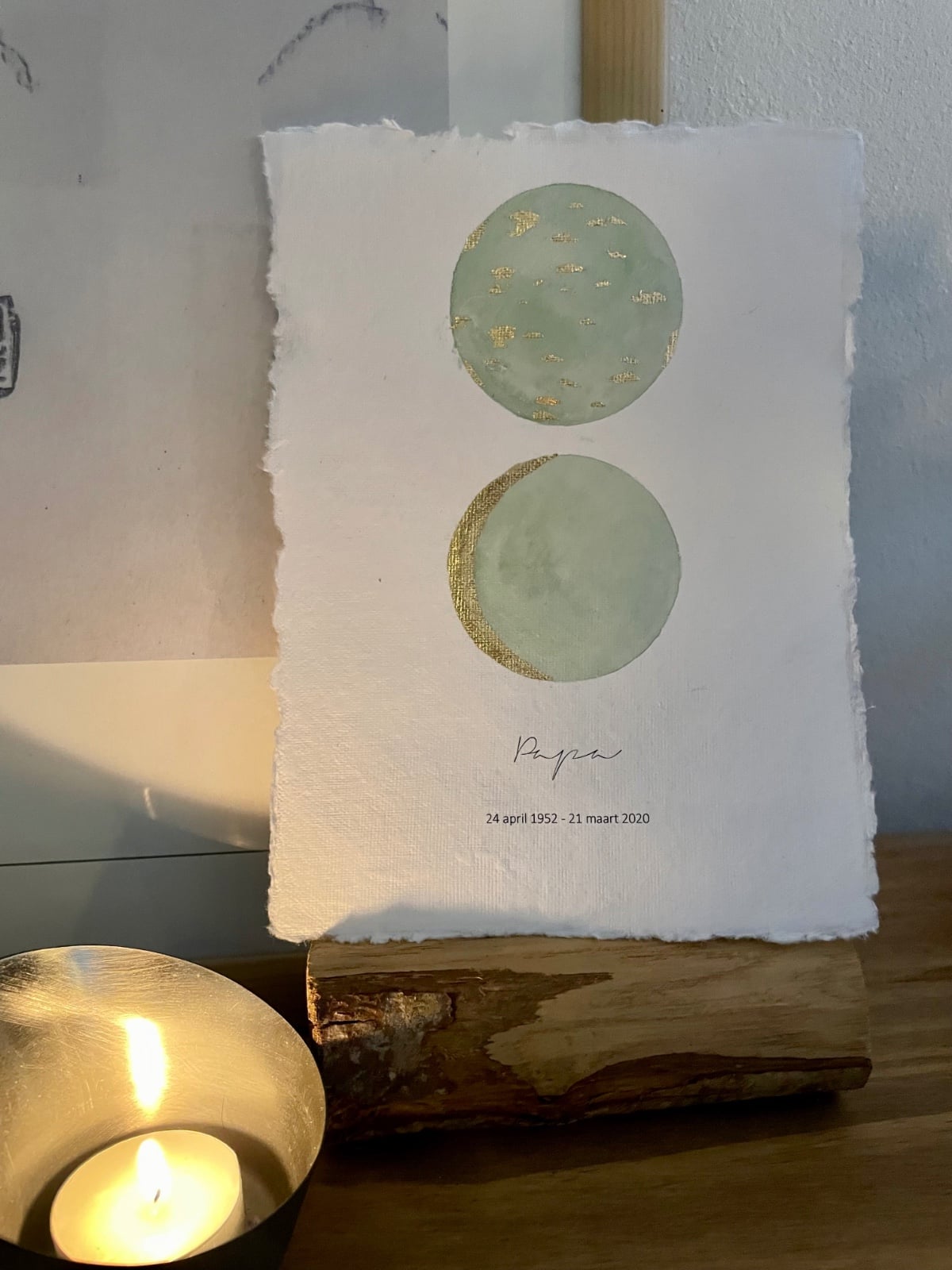 Herinneringsportret met maan van gouden bladmetaal en aquarelverf - A… - 122394 Herinneringsportret met maan van gouden bladmetaal en aquarelverf - A4 of A5 handgeschept papier