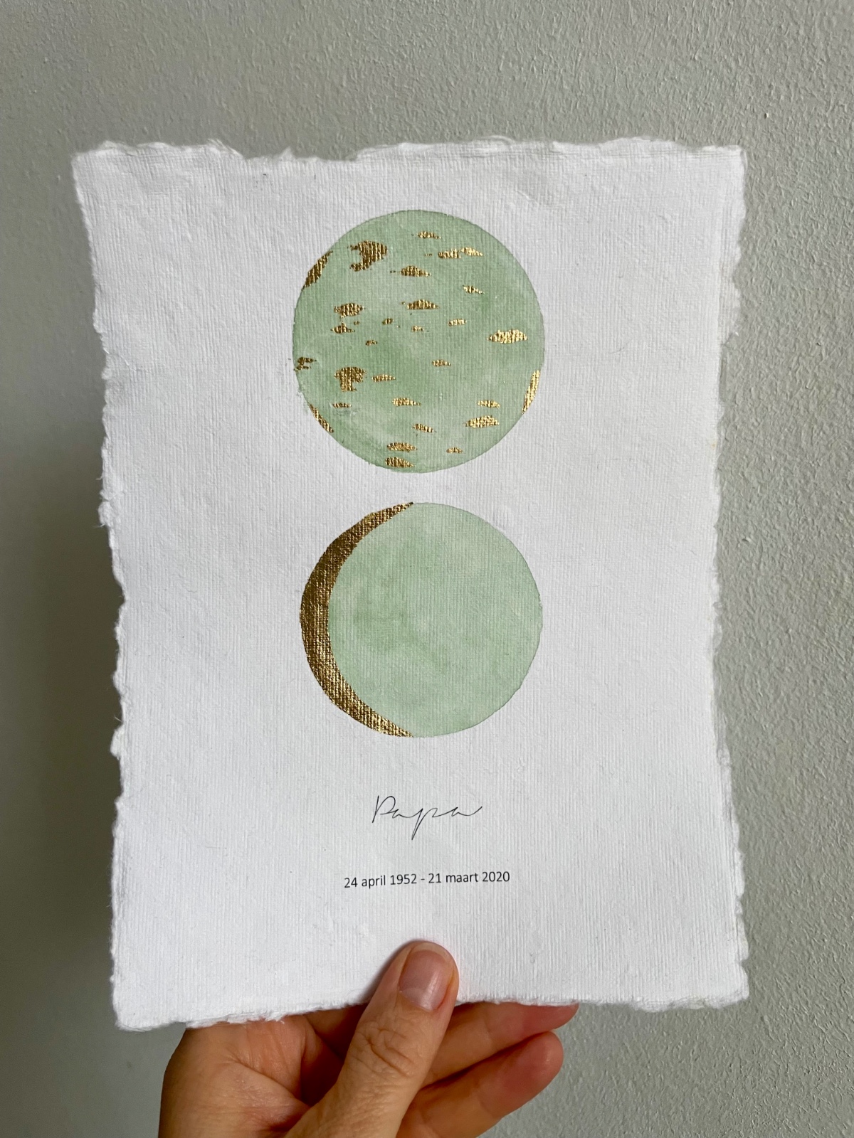 Herinneringsportret met maan van gouden bladmetaal en aquarelverf - A… - 122397 Herinneringsportret met maan van gouden bladmetaal en aquarelverf - A4 of A5 handgeschept papier