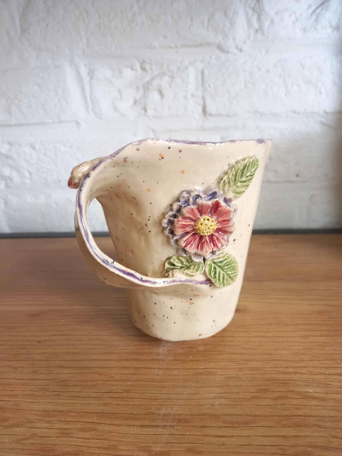 Keramieken koffie/thee mok met bloem - 120942 Keramieken koffie/thee mok met bloem