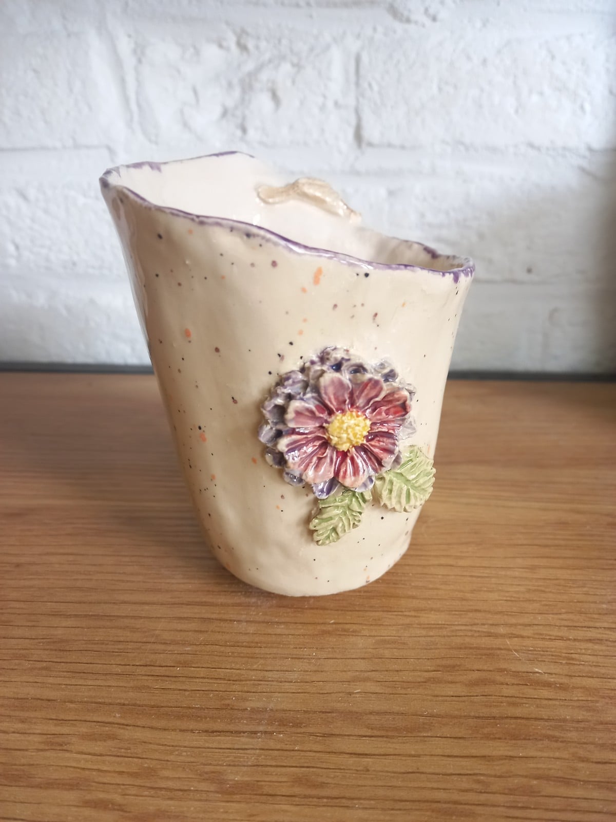 Keramieken koffie/thee mok met bloem - 120944 Keramieken koffie/thee mok met bloem