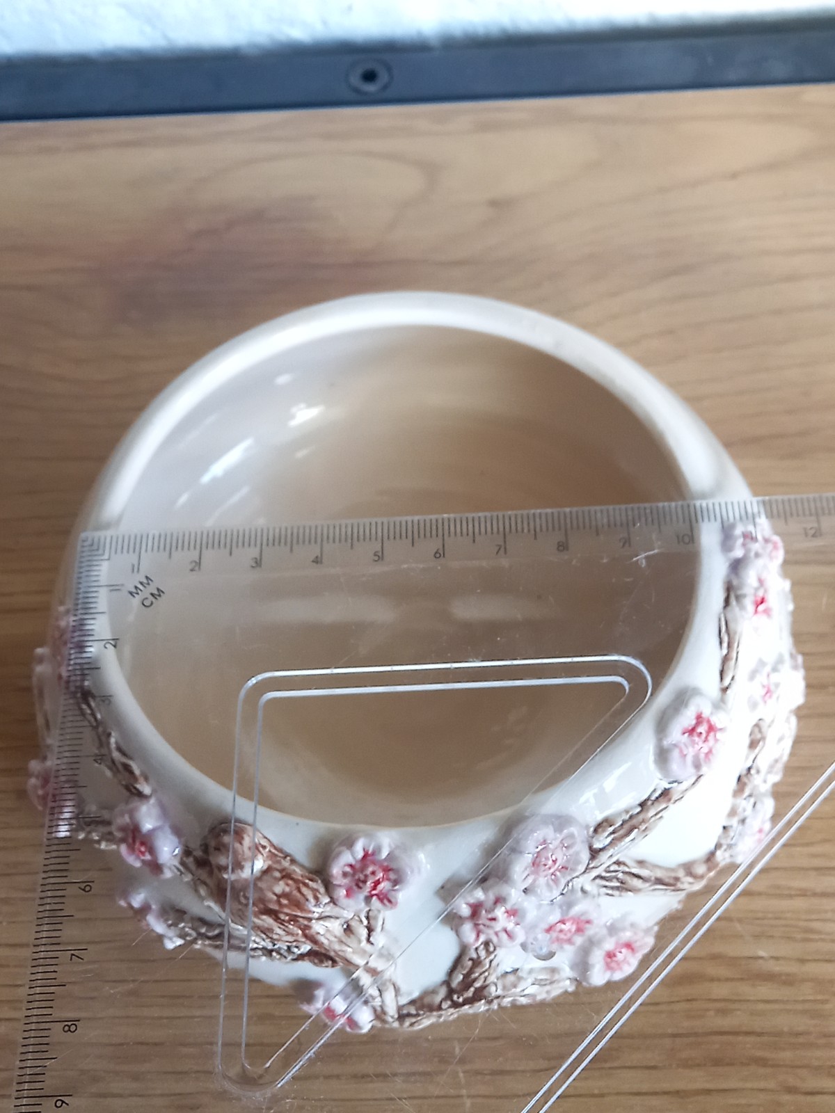 Keramieken schaaltje met kersenbloesem