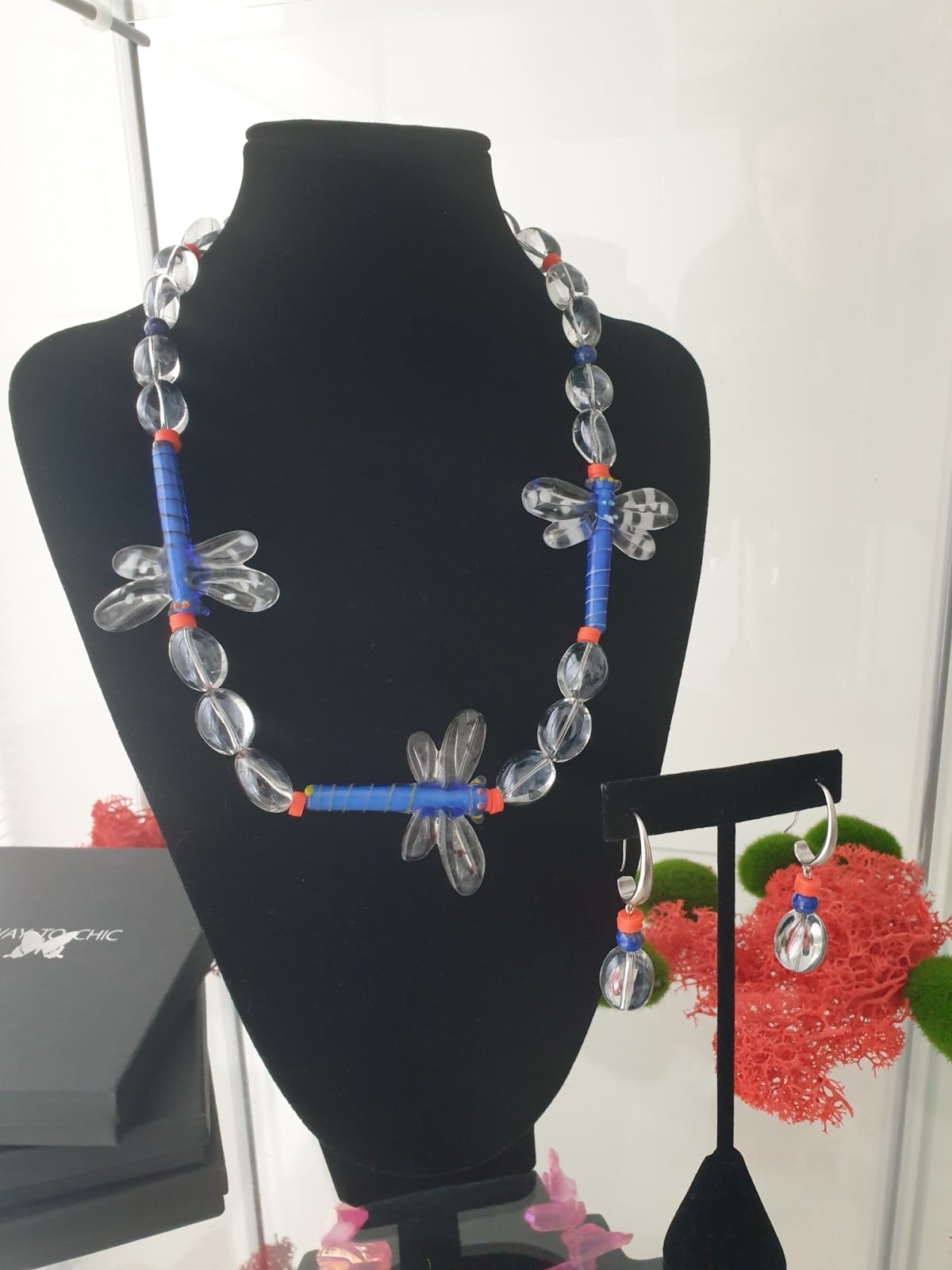 Ketting van glas en lapis lazuli
