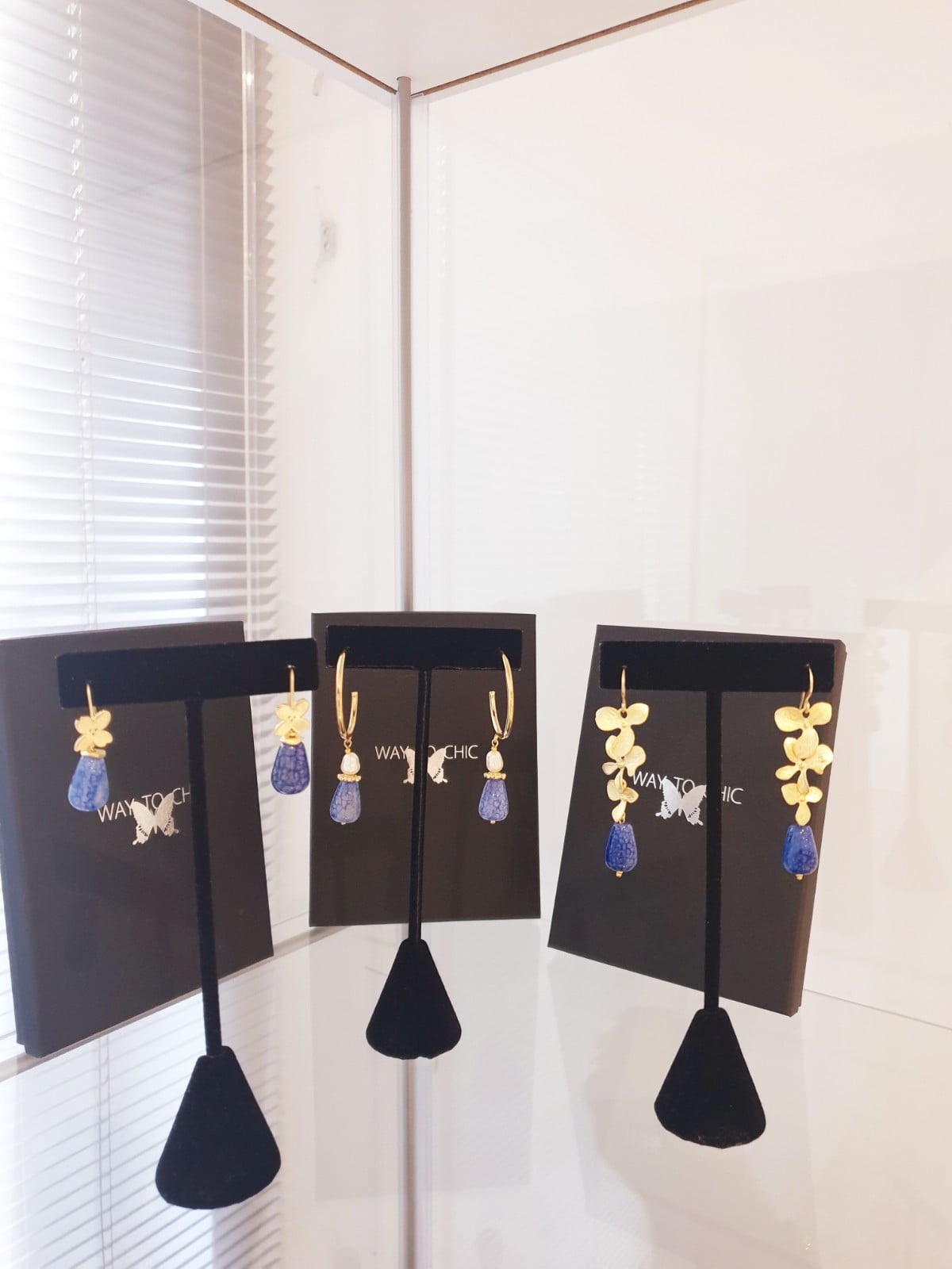 Parel en blauwe agaat oorbellen