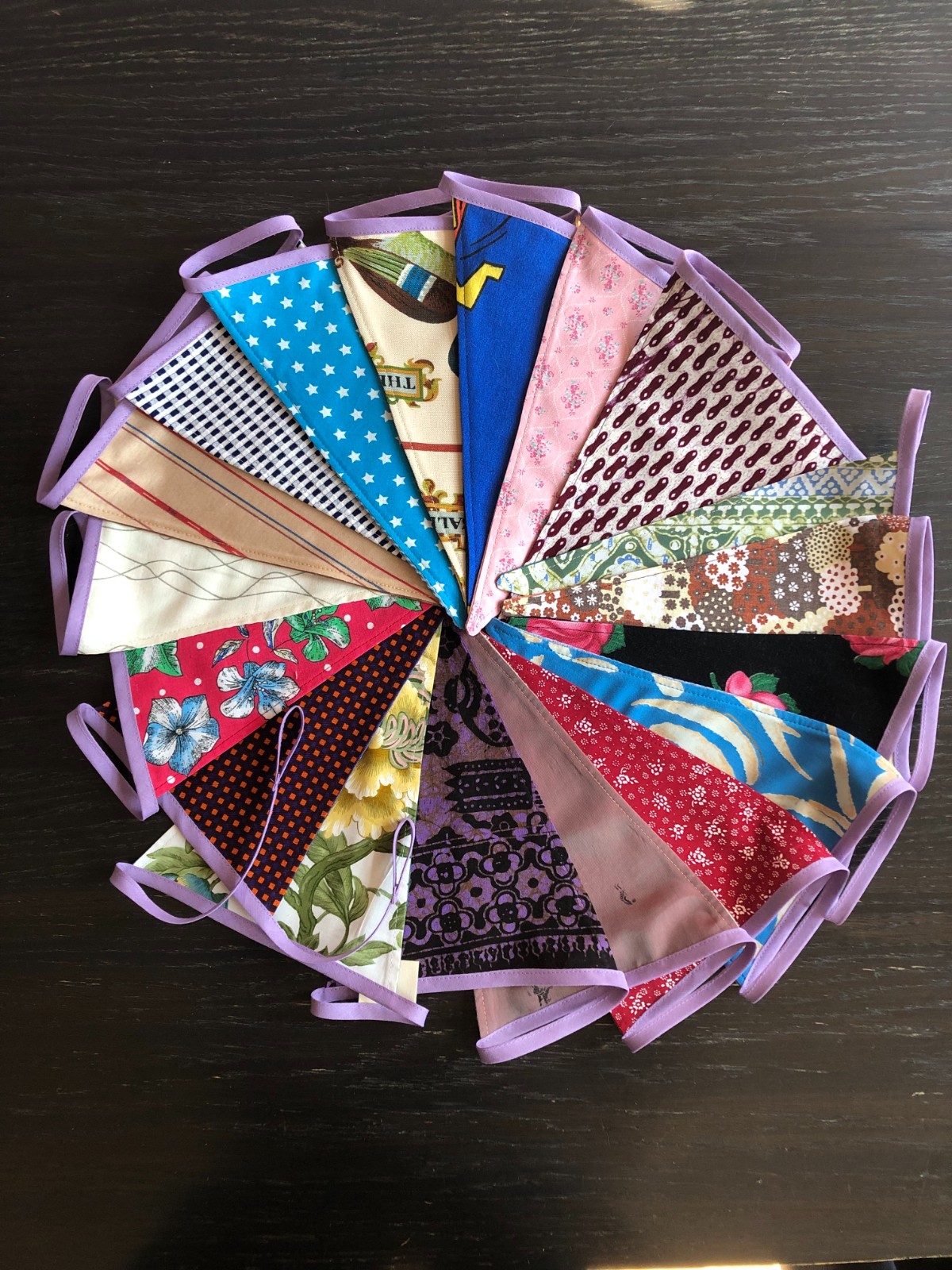 Stoffen slinger, vlaggenlijn lila, 5,75 meter van vintage stoffen