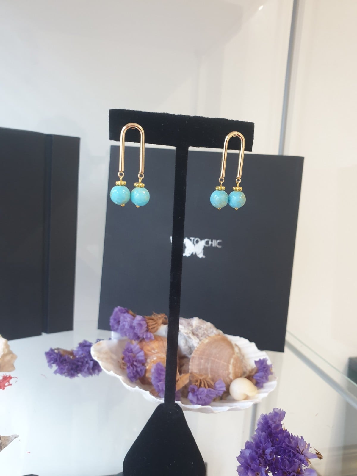 Turquoise jade oorbellen