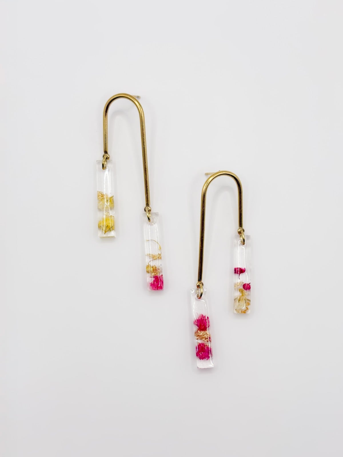 Asymmetrische Boog Oorbellen Met Hangers Gevuld met Echt Gipskruid ui… - 125696 Asymmetrische Boog Oorbellen Met Hangers Gevuld met Echt Gipskruid uit Lugano (Strawberry Lemonade)