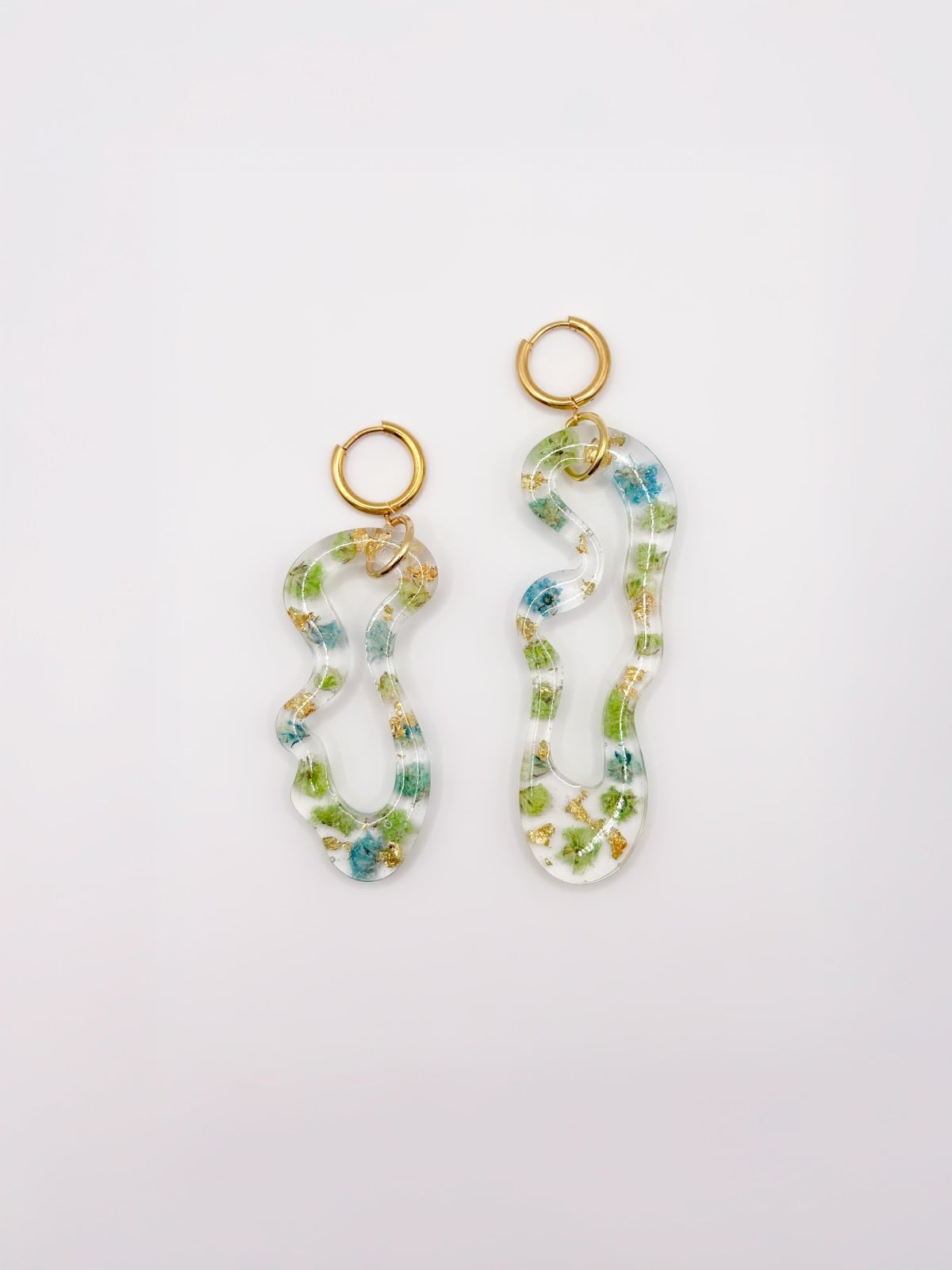 Asymmetrische Organische Vorm Oorbellen Gevuld met Echt Gipskruid uit Luxemburg (Forgotten Gardens)