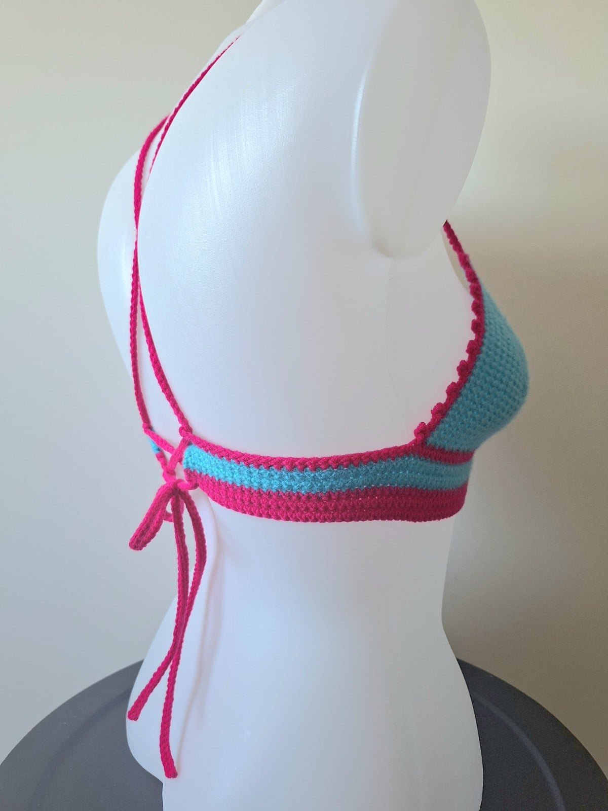 Gehaakt topje | Turquoise en knalroze