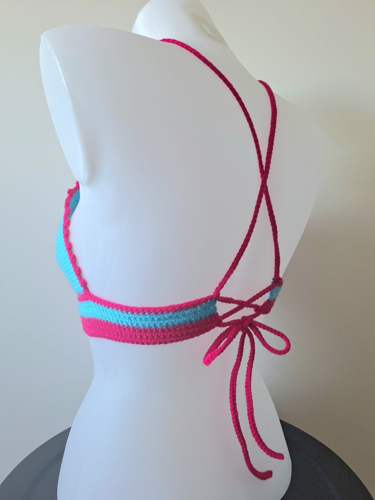 Gehaakt topje | Turquoise en knalroze