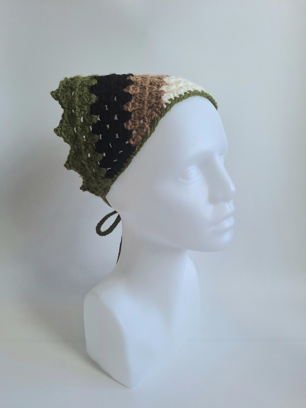 Gehaakte bandana | Crème, lichtbruin, zwart en donkergroen