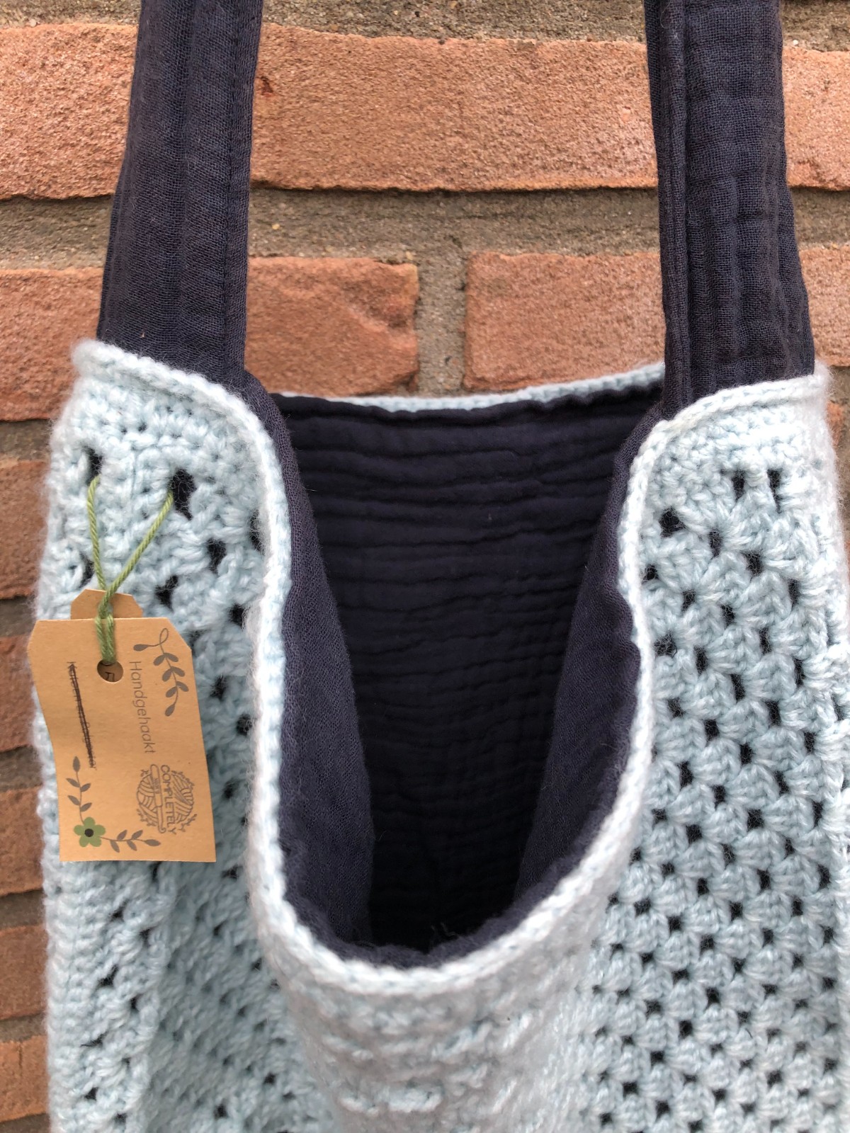 Gehaakte tas van Completely Hook’d, schoudertas, totebag lichtblauw